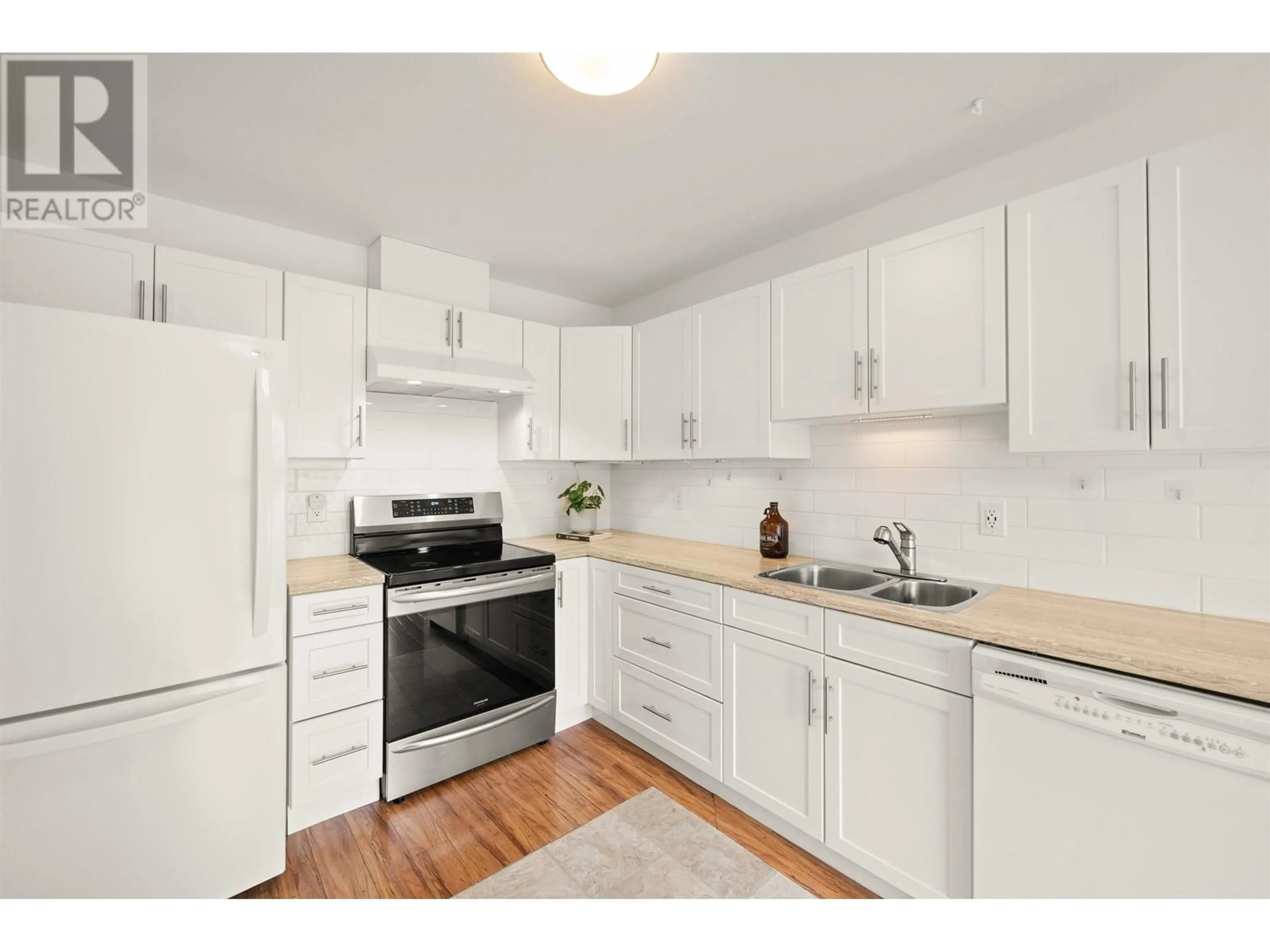 Standard kitchen, wood/laminate floor for 13 - 19249 HAMMOND ROAD, Pitt Meadows British Columbia V3Y2B8