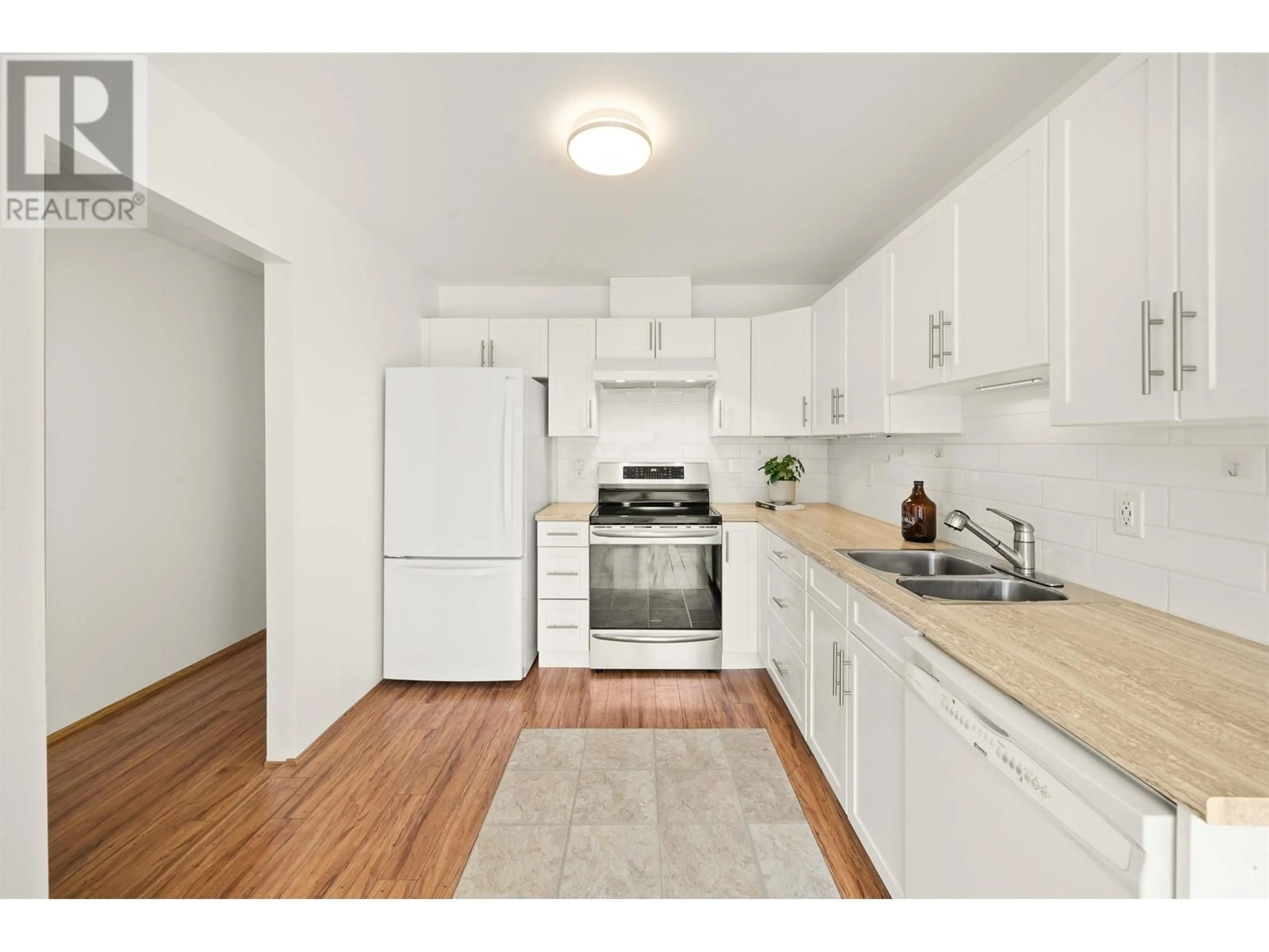 Standard kitchen, unknown for 13 - 19249 HAMMOND ROAD, Pitt Meadows British Columbia V3Y2B8