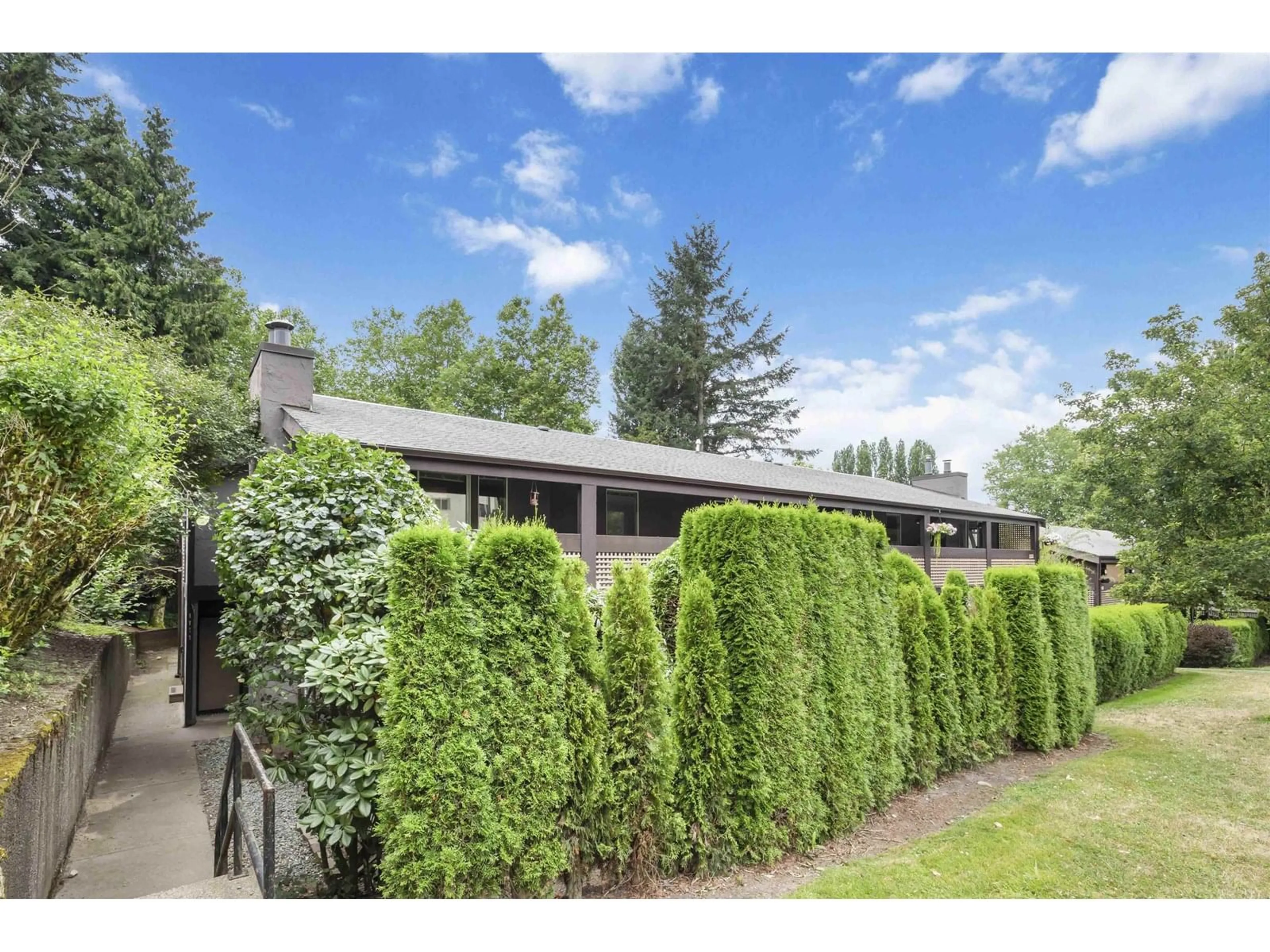 A pic from outside/outdoor area/front of a property/back of a property/a pic from drone, street for 1121 - 34909 OLD YALE, Abbotsford British Columbia V3G2E7