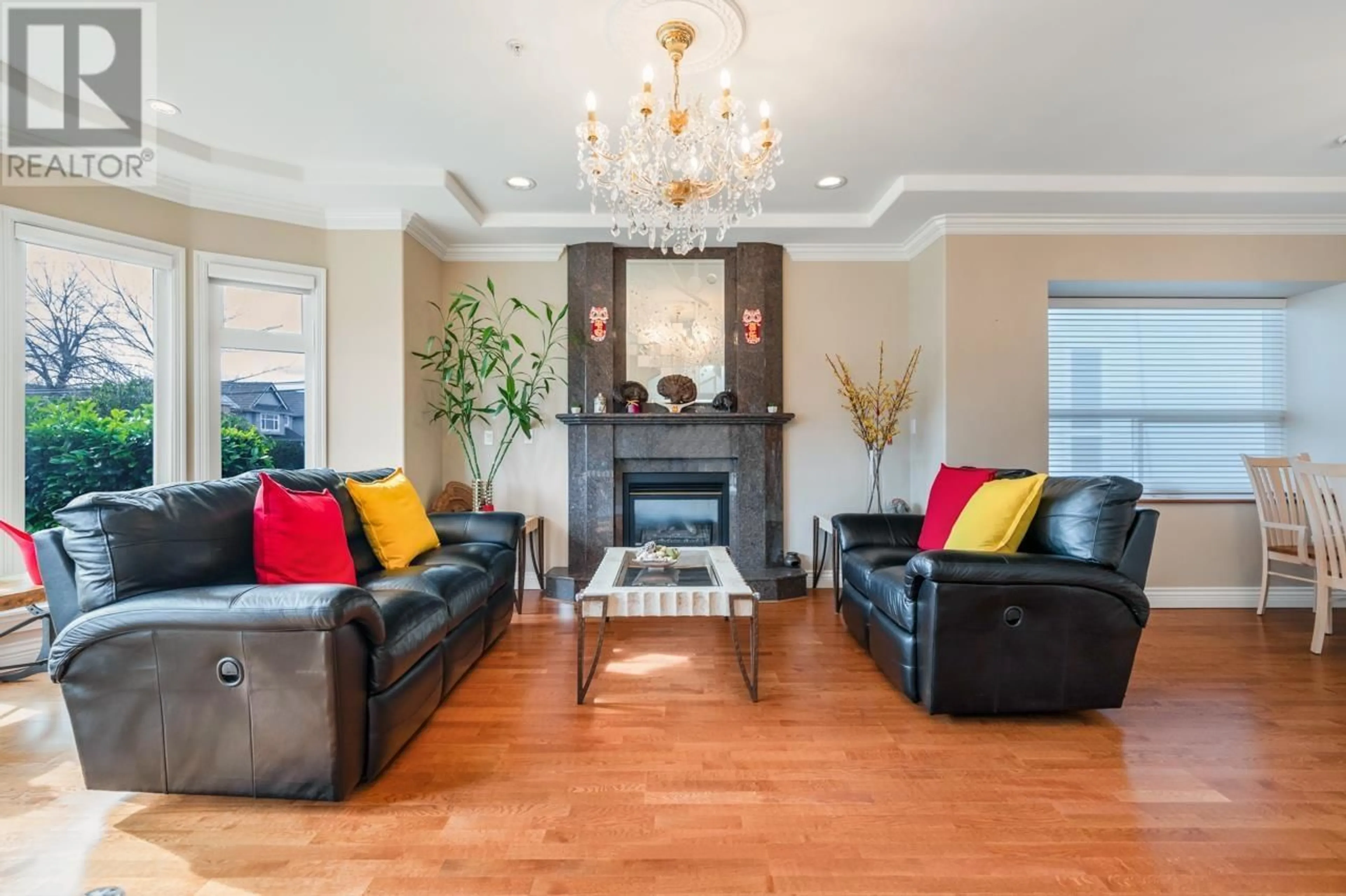 Living room with furniture, unknown for 87 46TH AVENUE, Vancouver British Columbia V5Y2W8