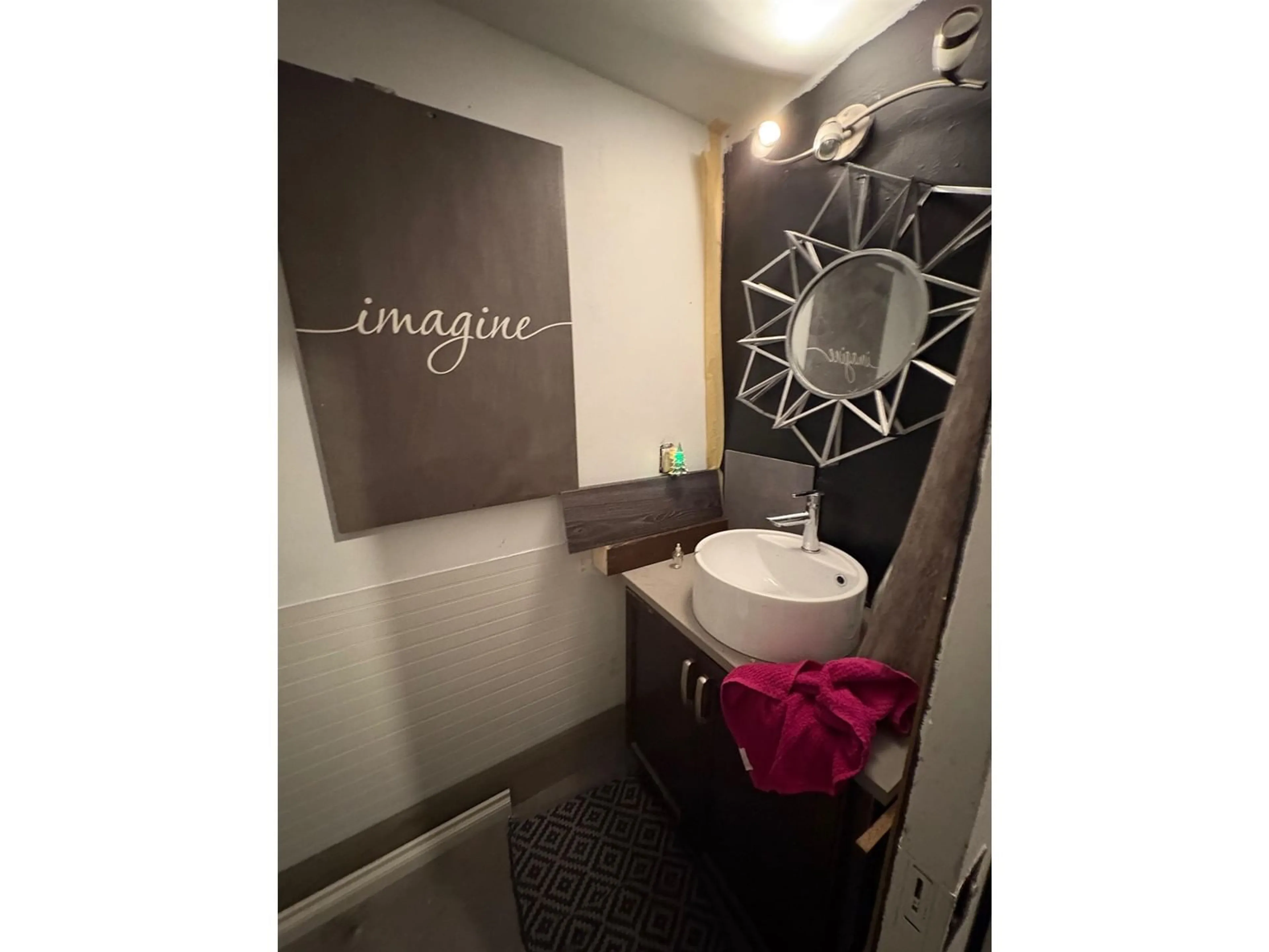 Unknown for 40 - 27456 32, Langley British Columbia V4W3P1