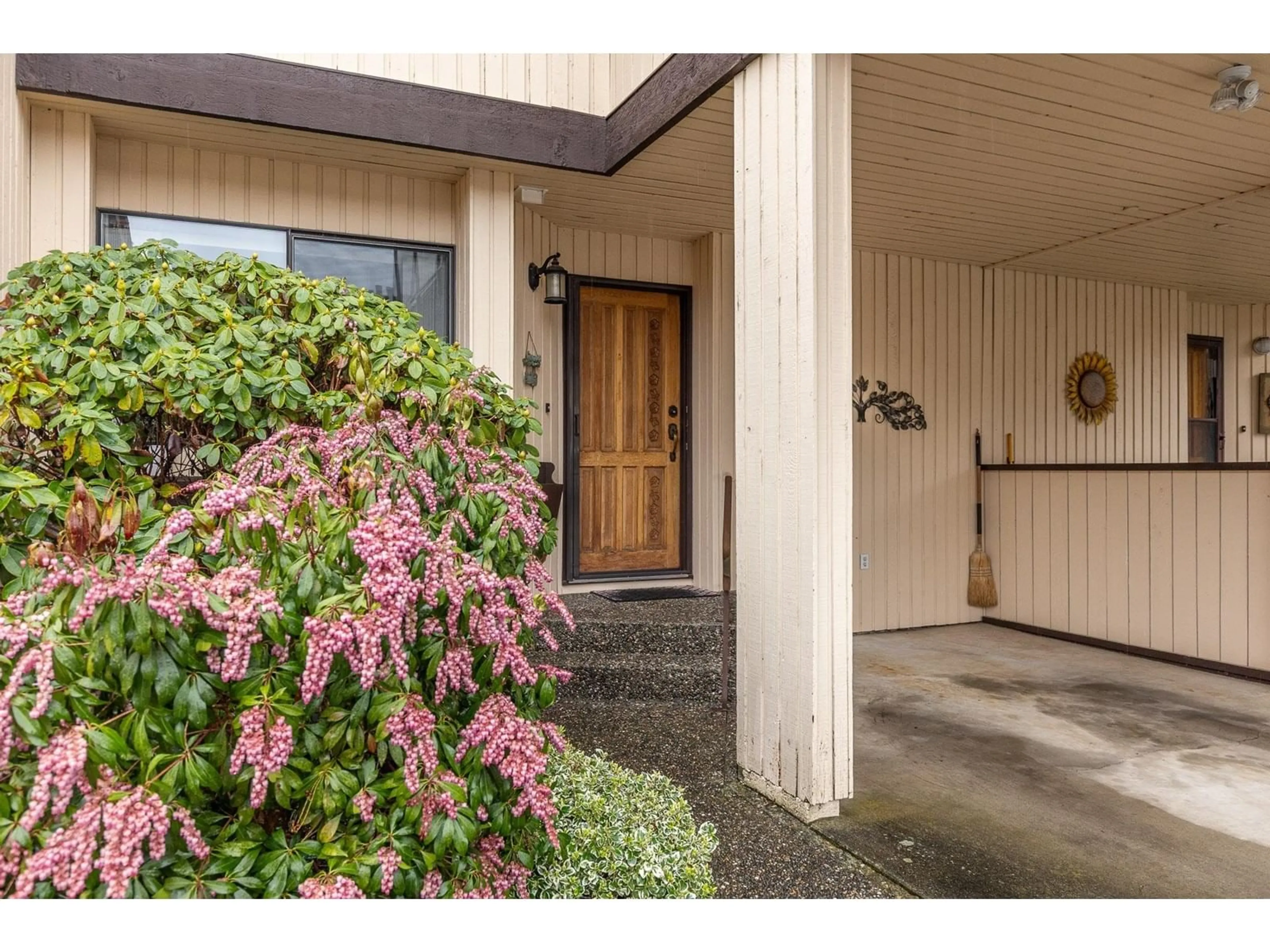 Indoor entryway for 42 - 2962 NELSON, Abbotsford British Columbia V2S7E9