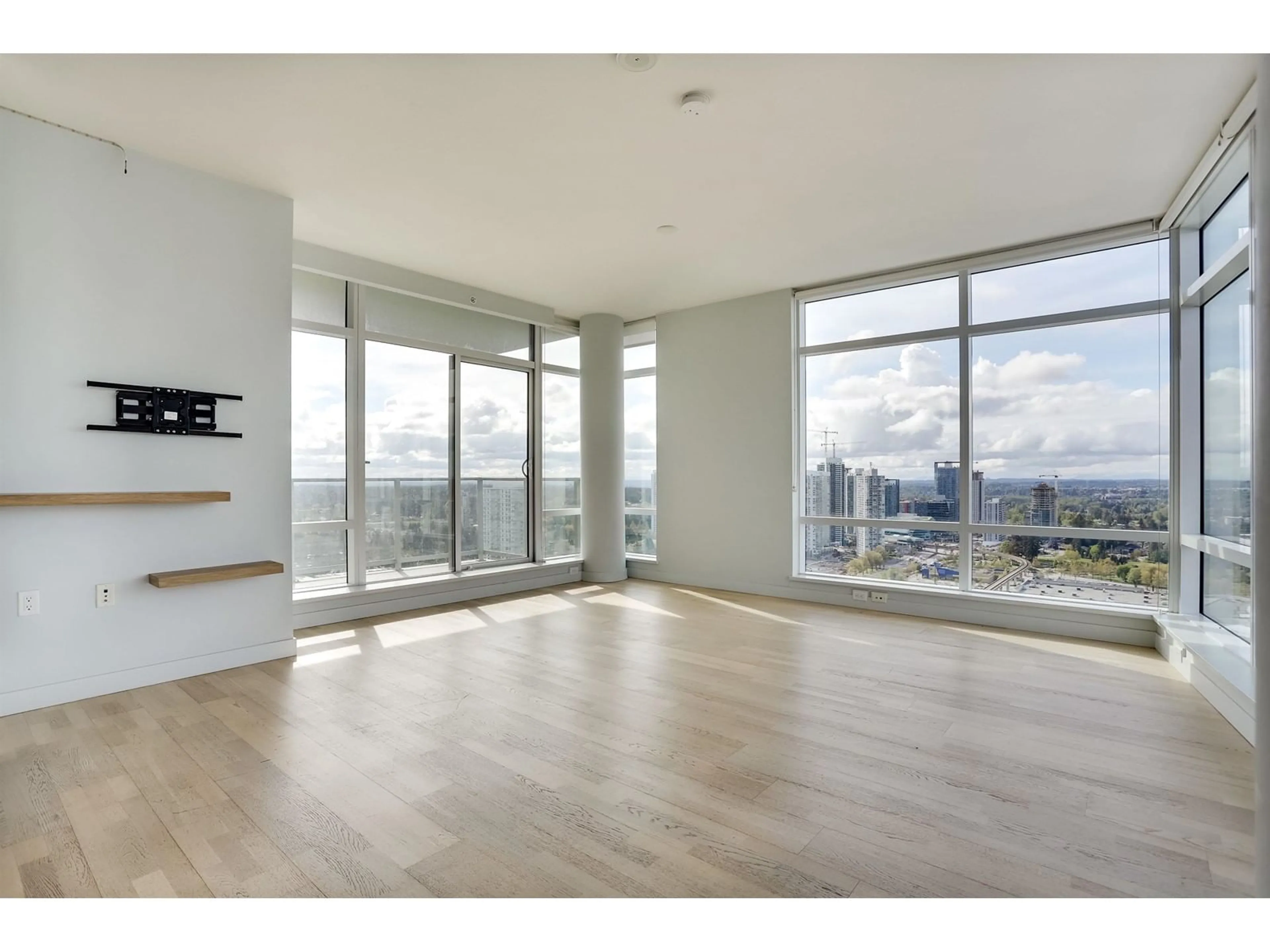 A pic of a room for 3106 - 13495 CENTRAL, Surrey British Columbia V3T0K2