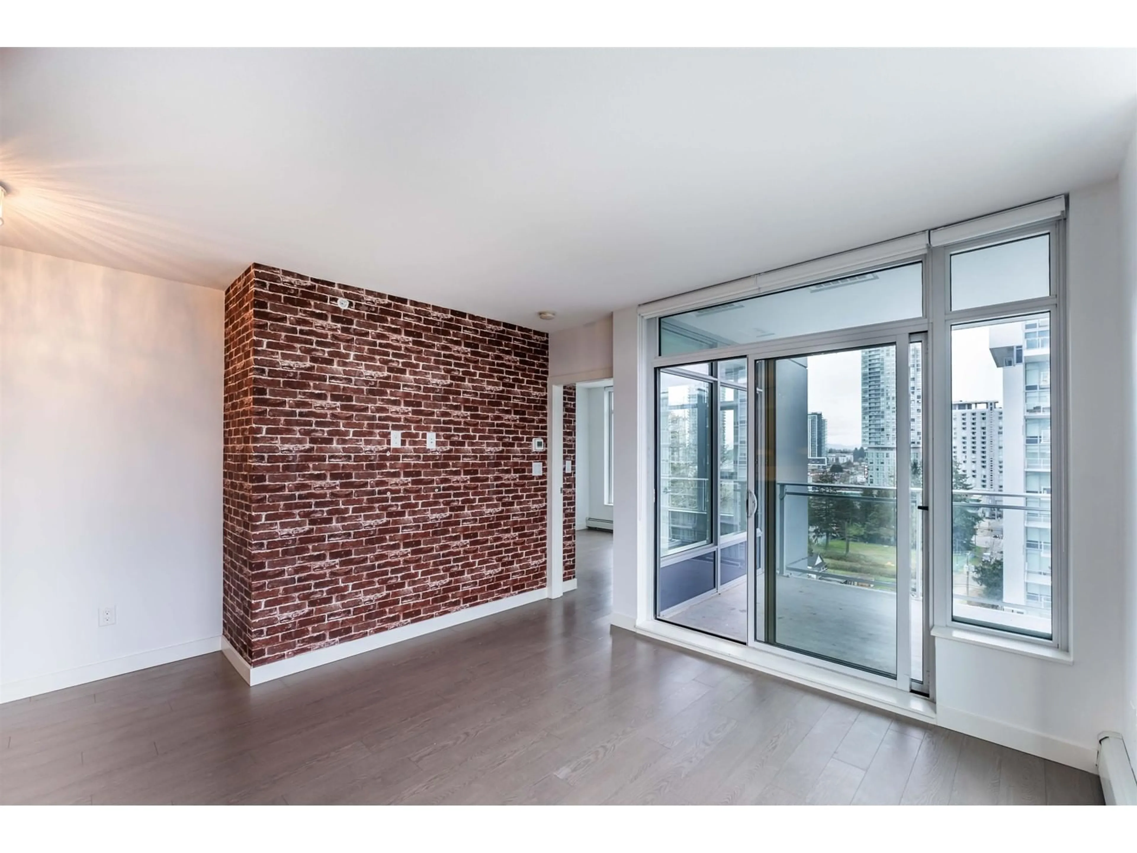 Indoor foyer for 909 - 13308 CENTRAL, Surrey British Columbia V3T0M4