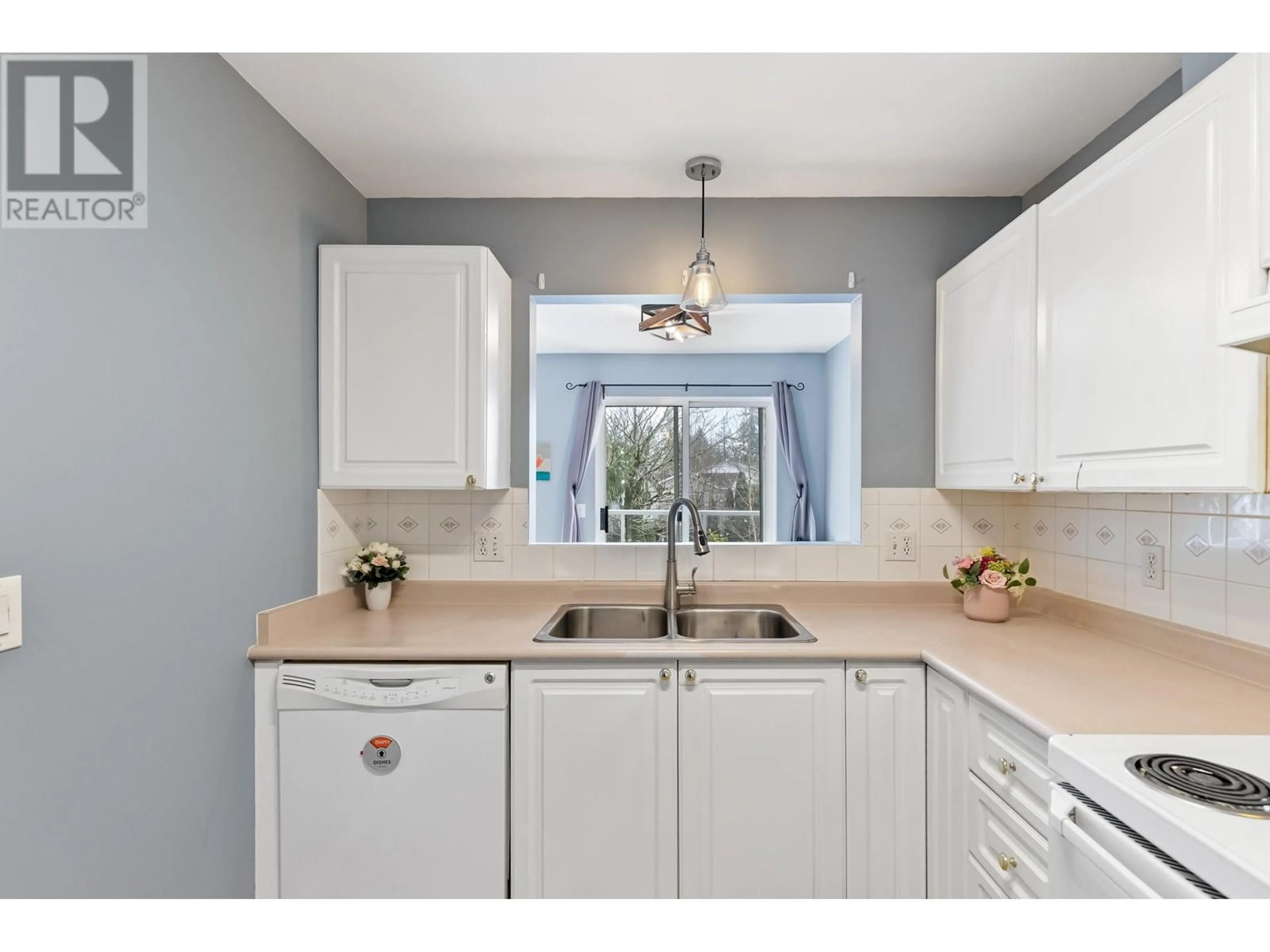 Standard kitchen, unknown for 17 - 11229 232 STREET, Maple Ridge British Columbia V2X2N4