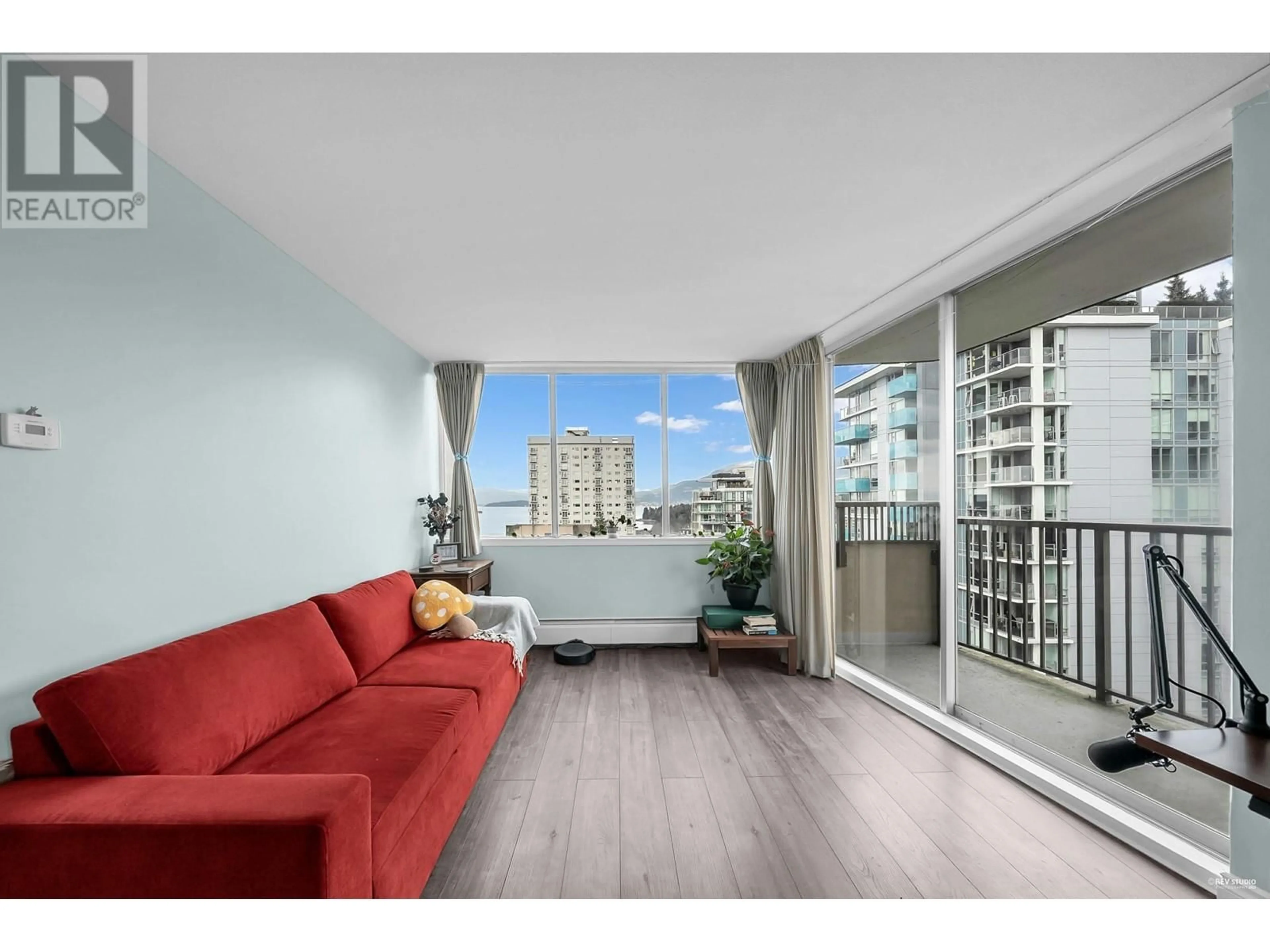 Living room with furniture, wood/laminate floor for 2004 - 1251 CARDERO STREET, Vancouver British Columbia V6G2H9