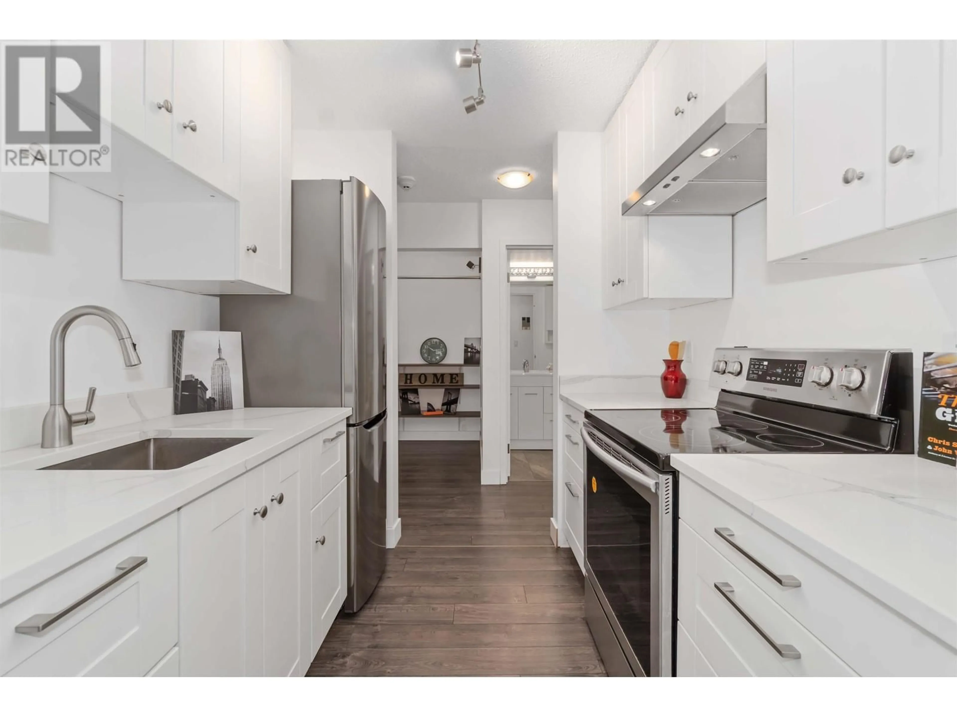 Standard kitchen, unknown for 302 - 275 2ND STREET, North Vancouver British Columbia V7M1C9