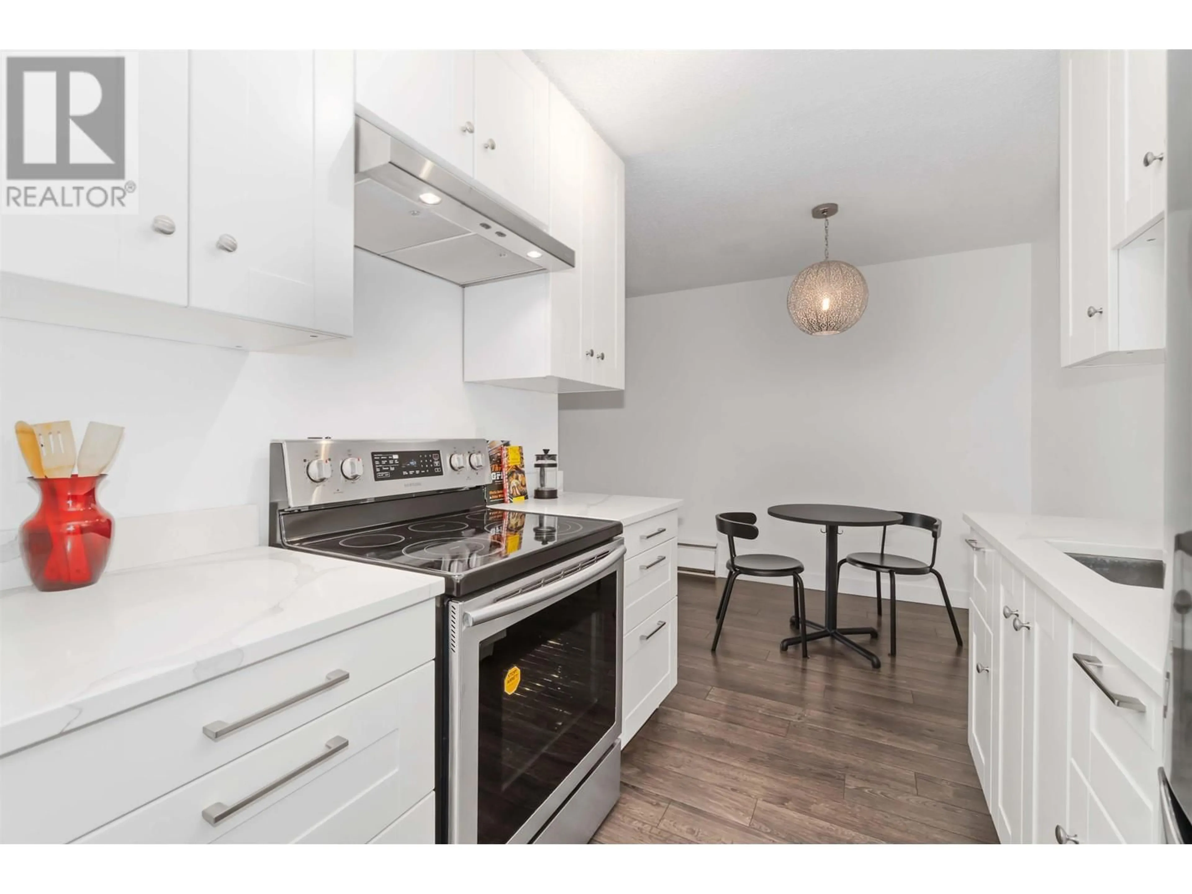 Standard kitchen, wood/laminate floor for 302 - 275 2ND STREET, North Vancouver British Columbia V7M1C9