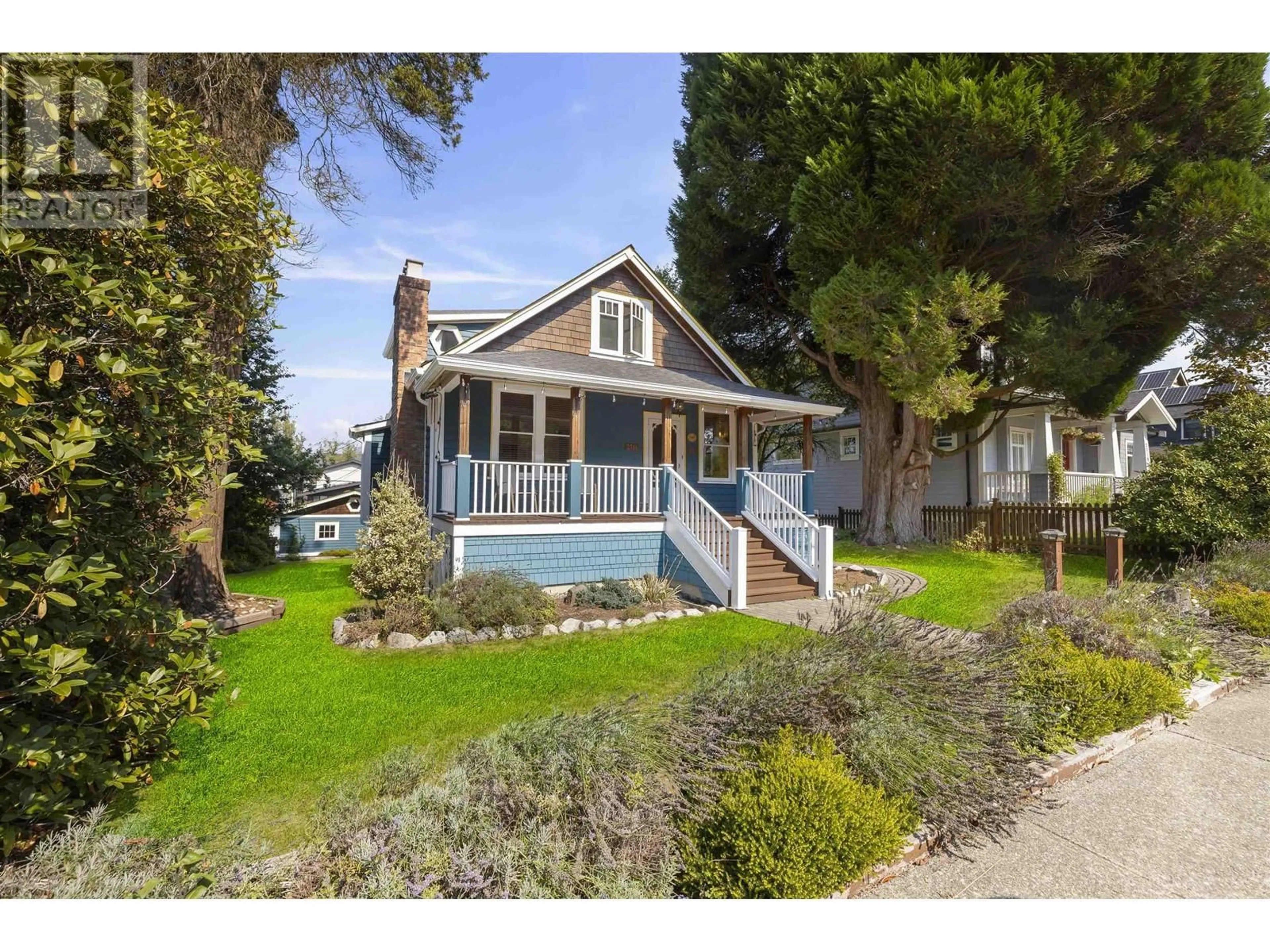 Home with vinyl exterior material, water/lake/river/ocean view for 2714 HENRY STREET, Port Moody British Columbia V3H2J9