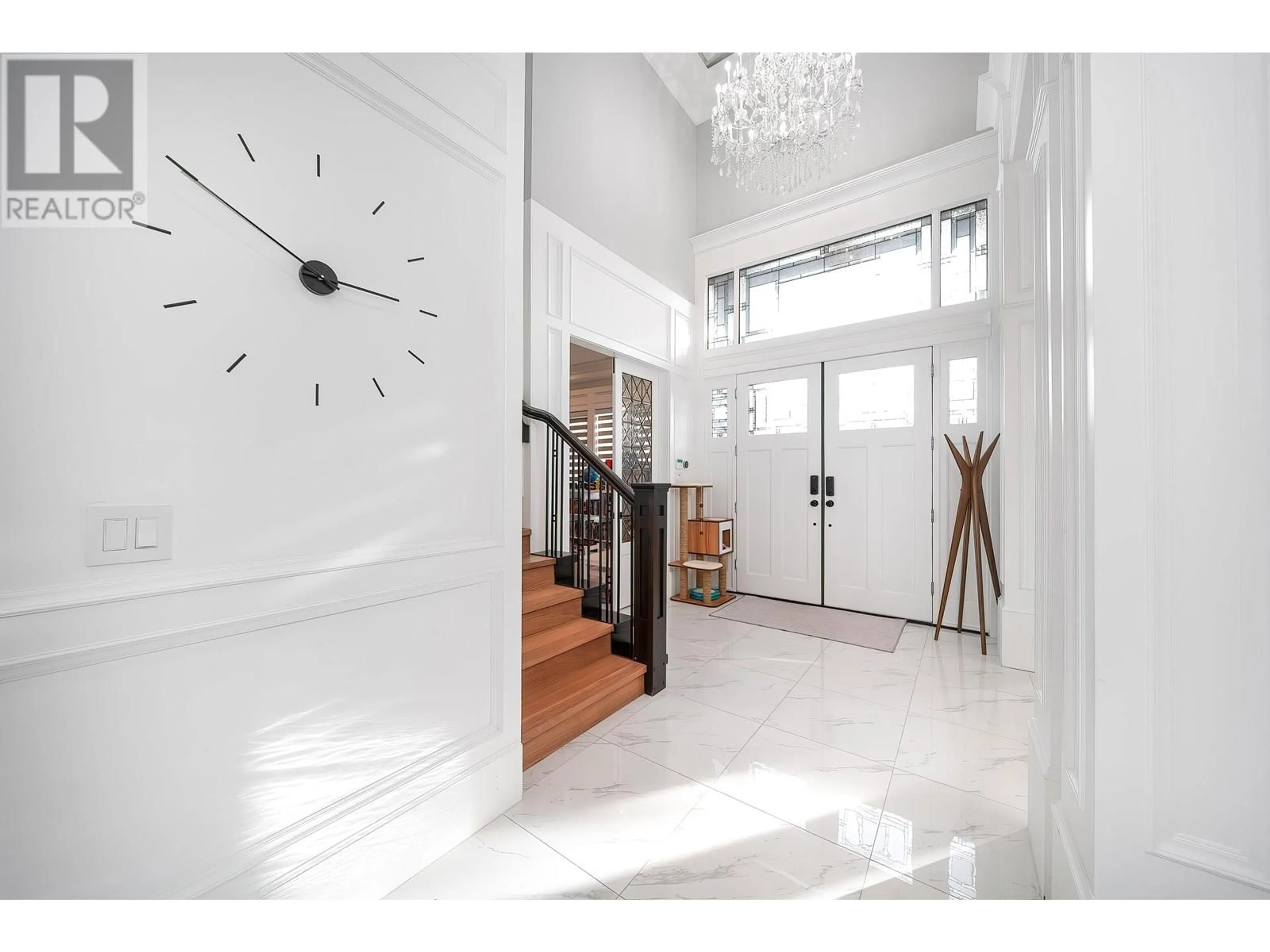 Indoor entryway for 9399 KIRKMOND CRESCENT, Richmond British Columbia V7E1M7
