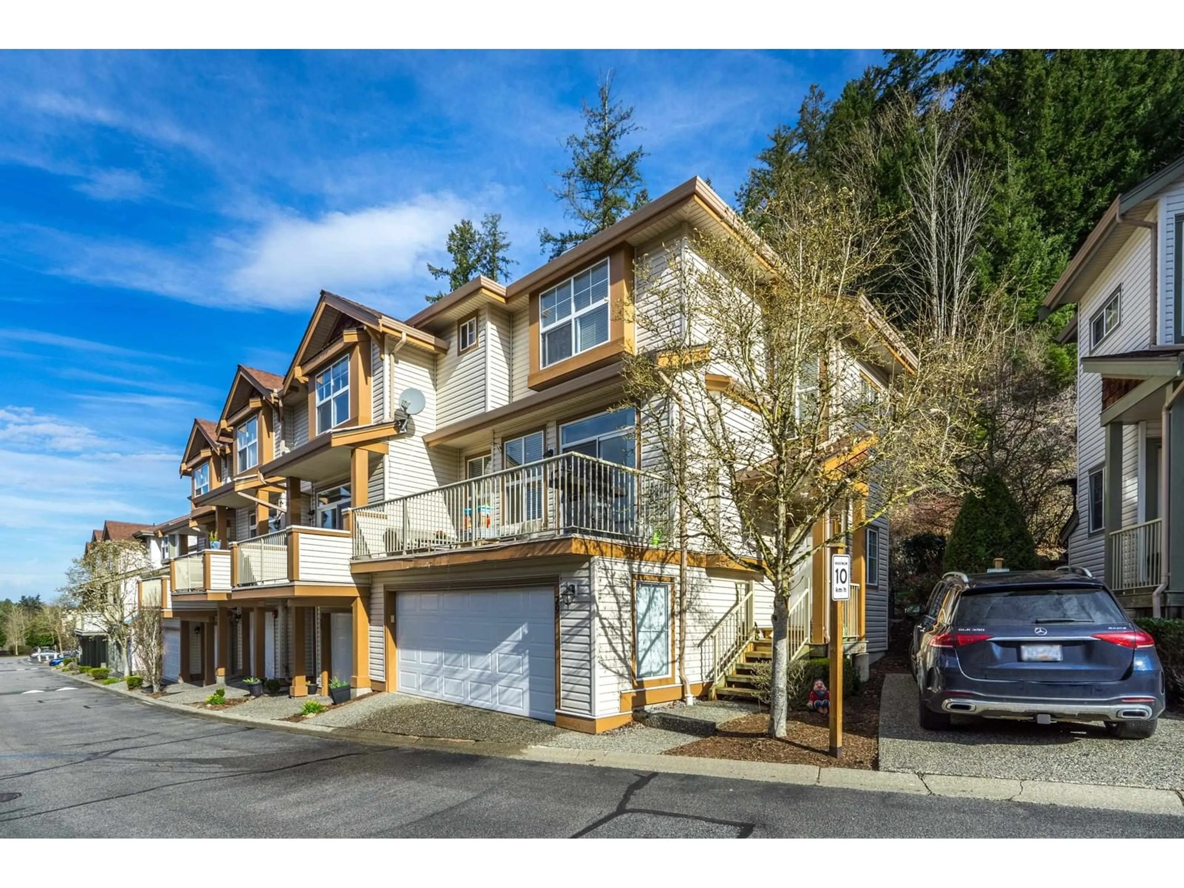 A pic from outside/outdoor area/front of a property/back of a property/a pic from drone, street for 79 - 35287 OLD YALE, Abbotsford British Columbia V3G8H5