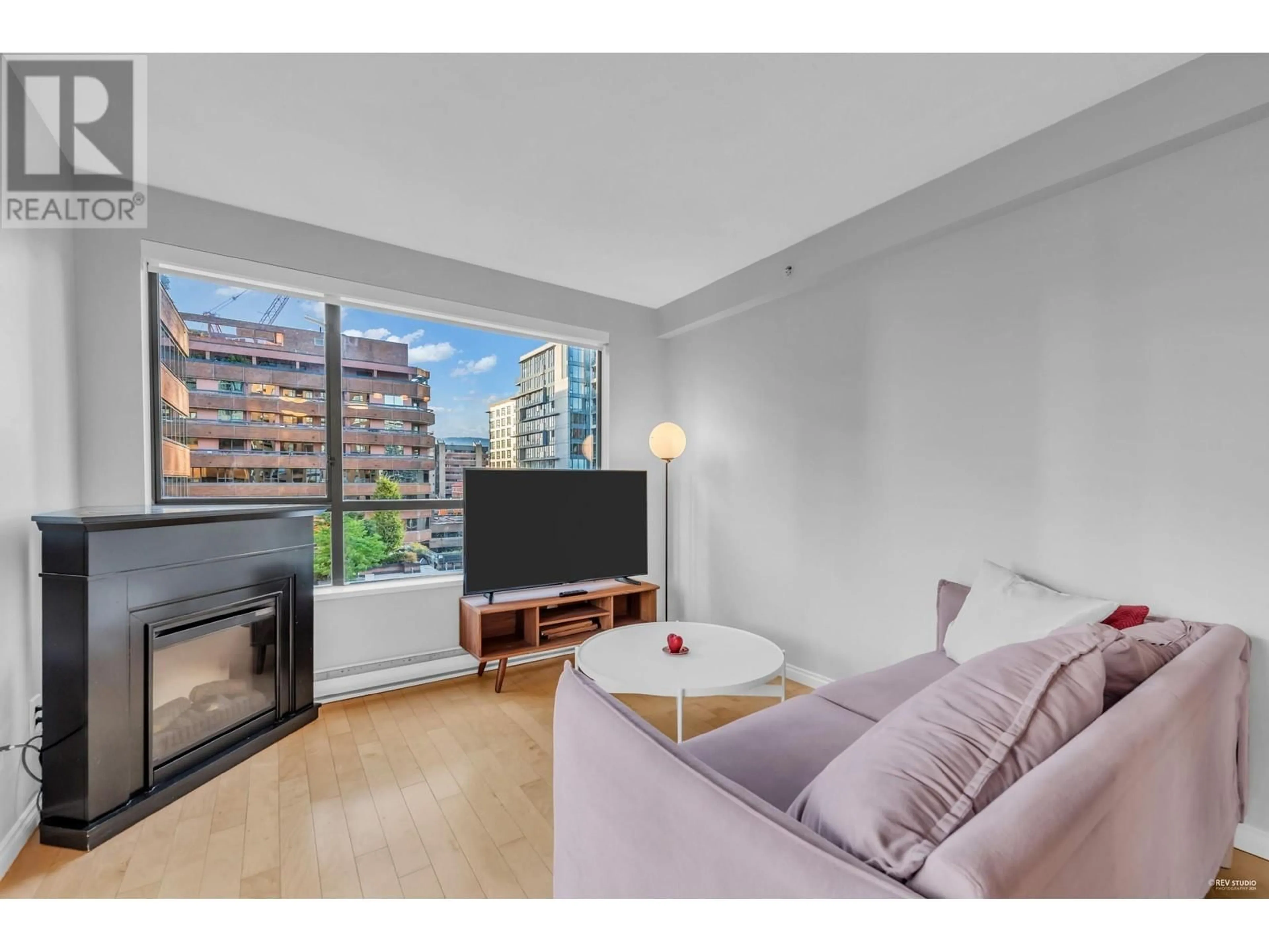 Living room with furniture, unknown for 1608 - 1189 HOWE STREET, Vancouver British Columbia V6Z2X4