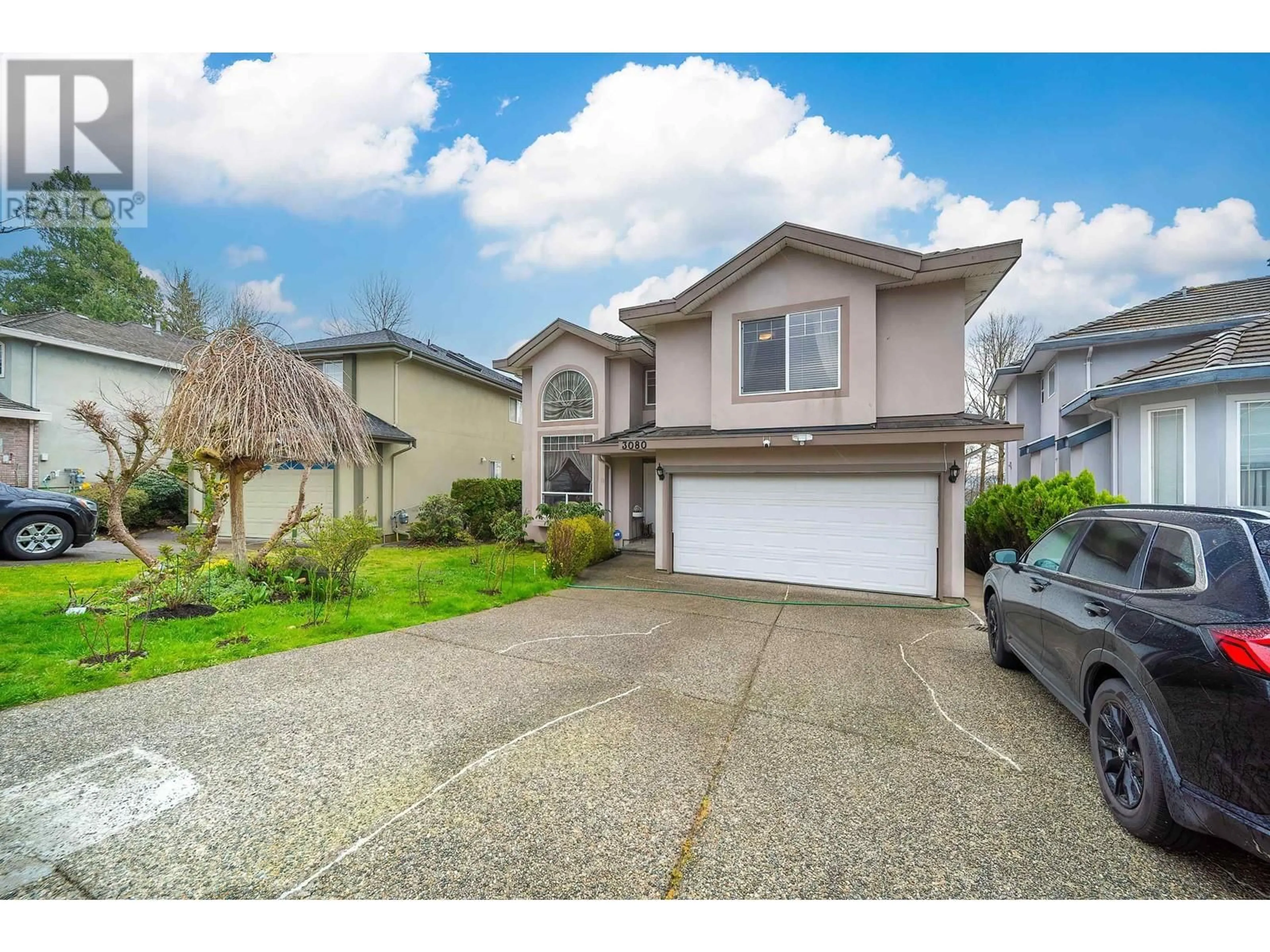 A pic from outside/outdoor area/front of a property/back of a property/a pic from drone, street for 3080 WADDINGTON PLACE, Coquitlam British Columbia V3E2Y9