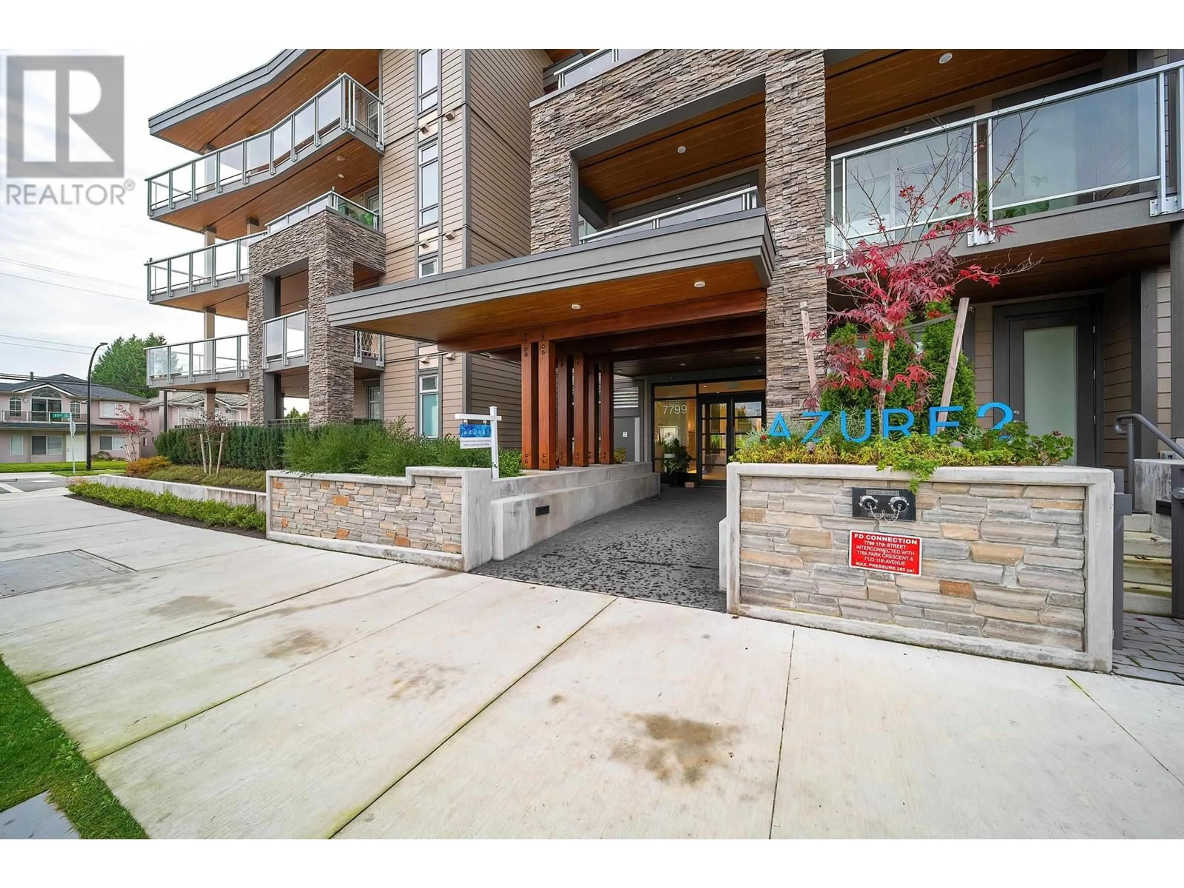 Indoor foyer for 101 - 7799 17 STREET, Burnaby British Columbia V3N0J5
