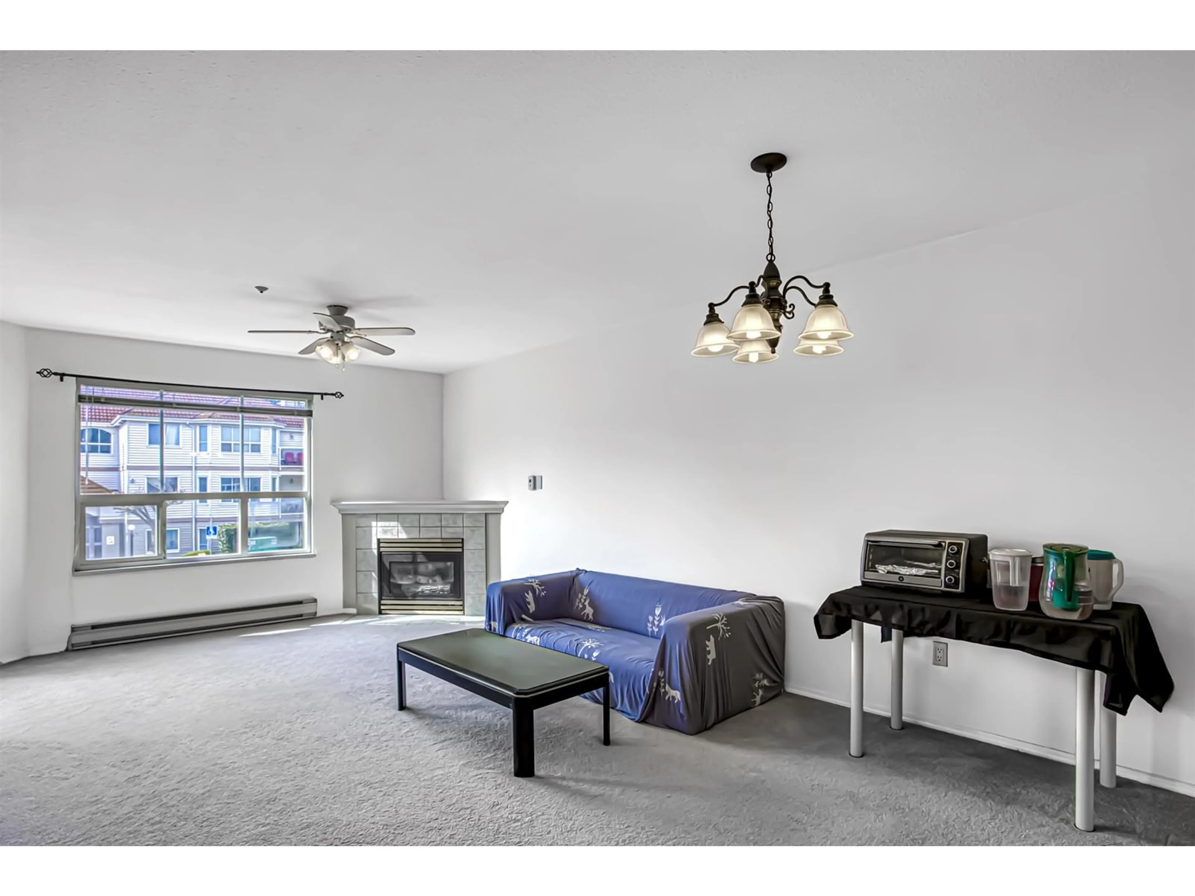Living room with furniture, unknown for 214 - 12769 72, Surrey British Columbia V3W2M7