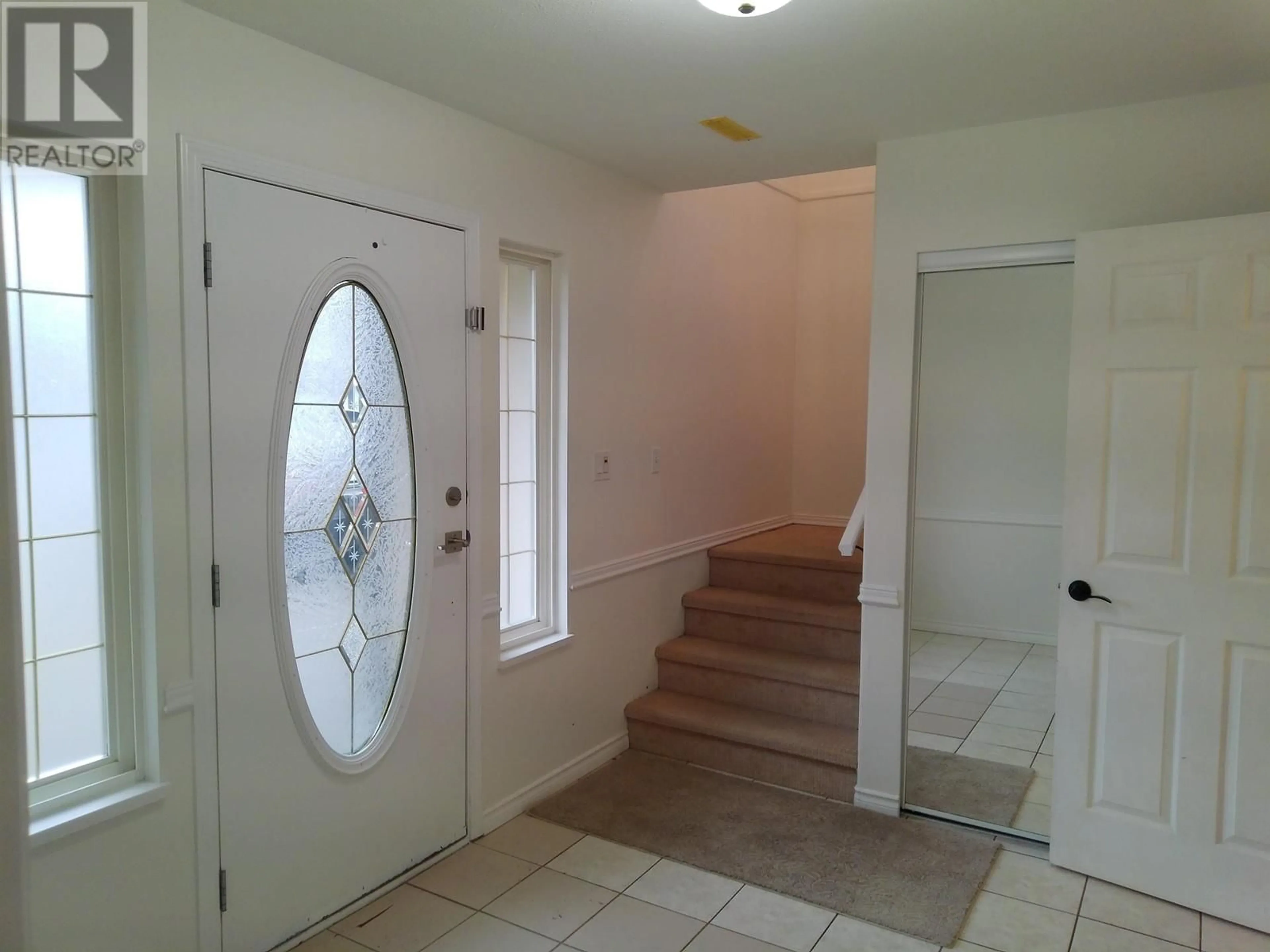 Indoor entryway for 11987 237 STREET, Maple Ridge British Columbia V4R2C8