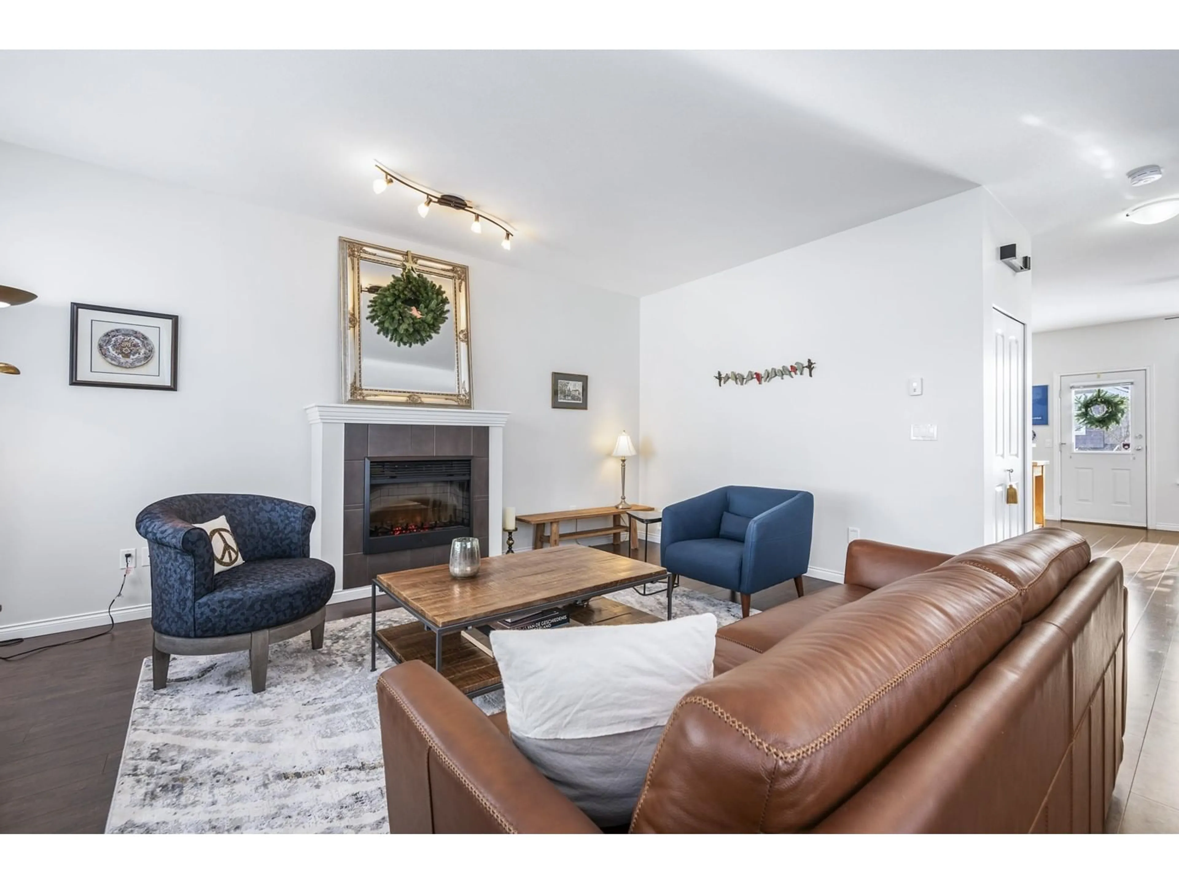 Living room with furniture, unknown for 32 - 19480 66, Surrey British Columbia V4N5W7