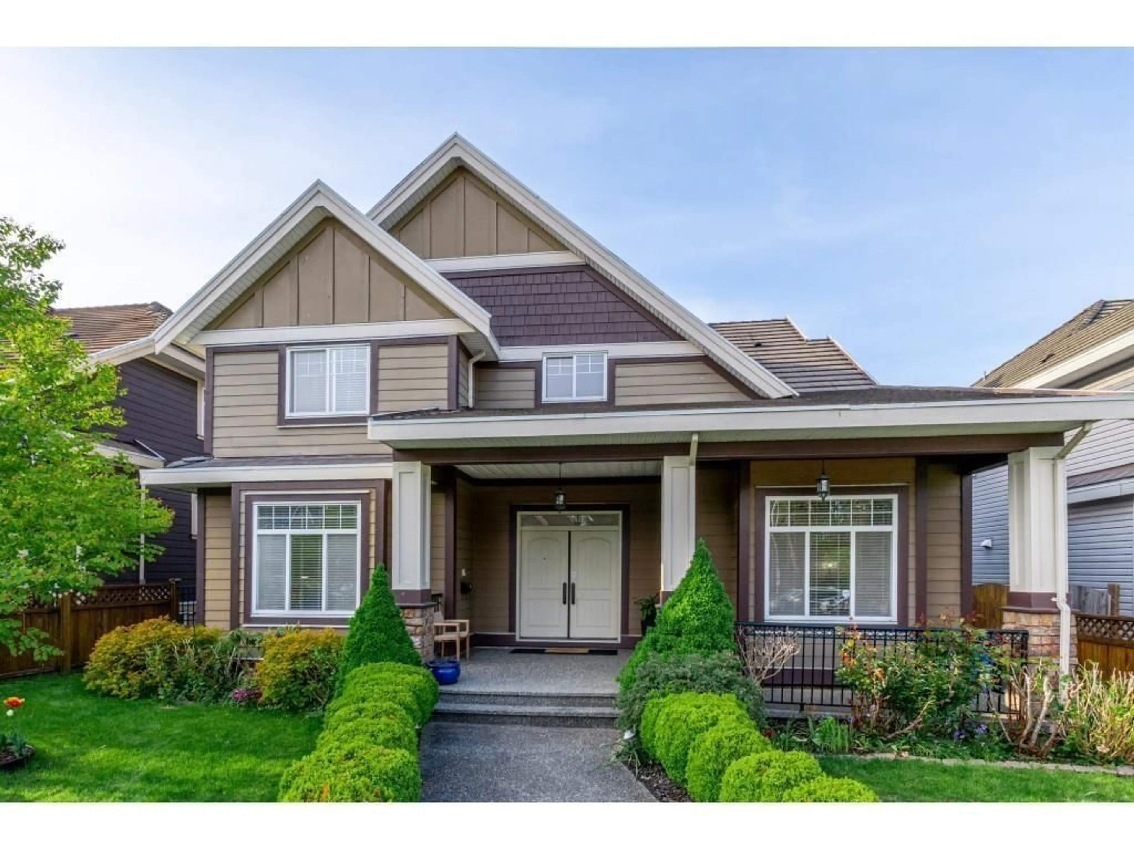 Home with vinyl exterior material, street for 15833 108, Surrey British Columbia V4N1J8