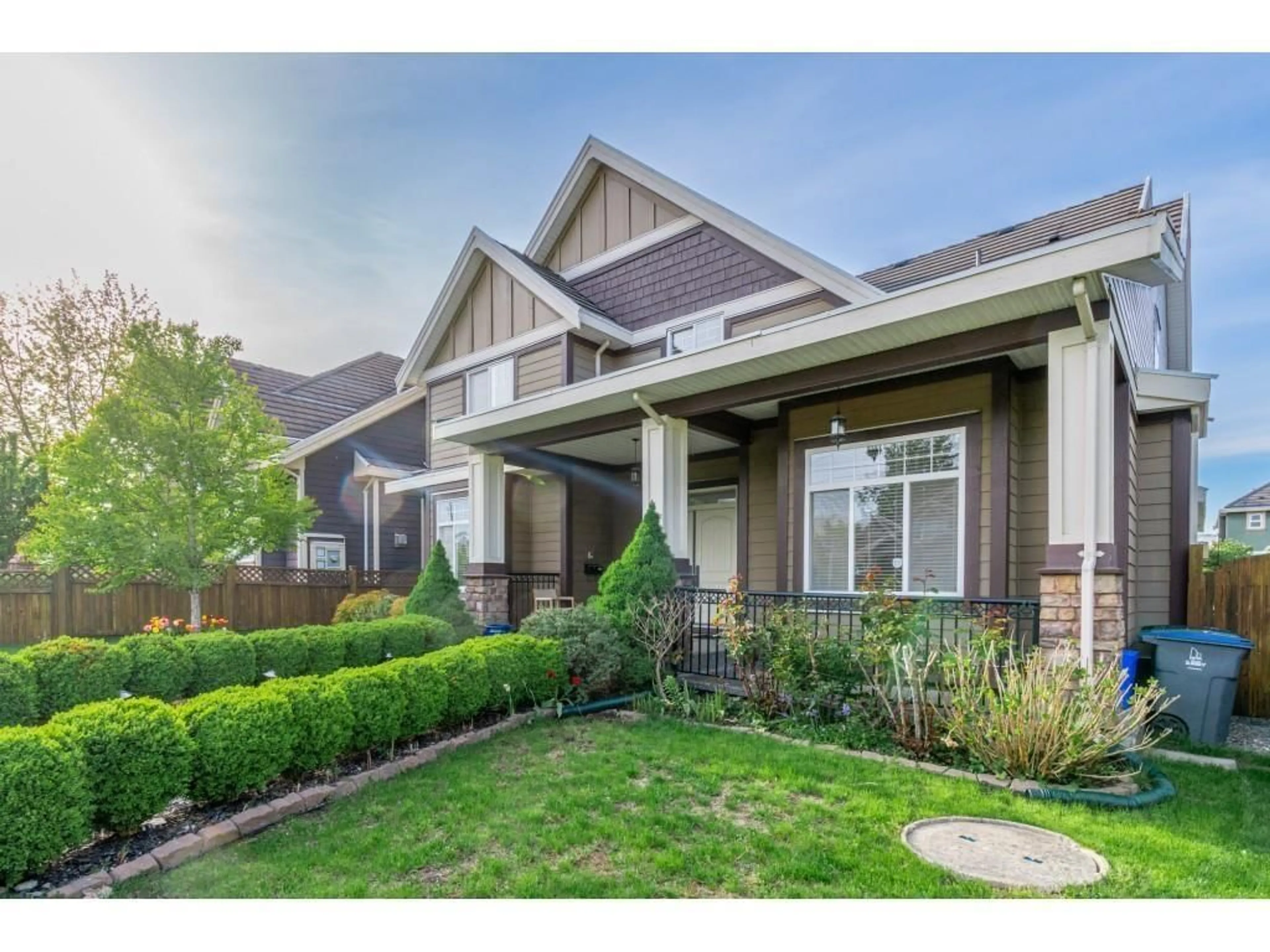 Home with vinyl exterior material, street for 15833 108, Surrey British Columbia V4N1J8