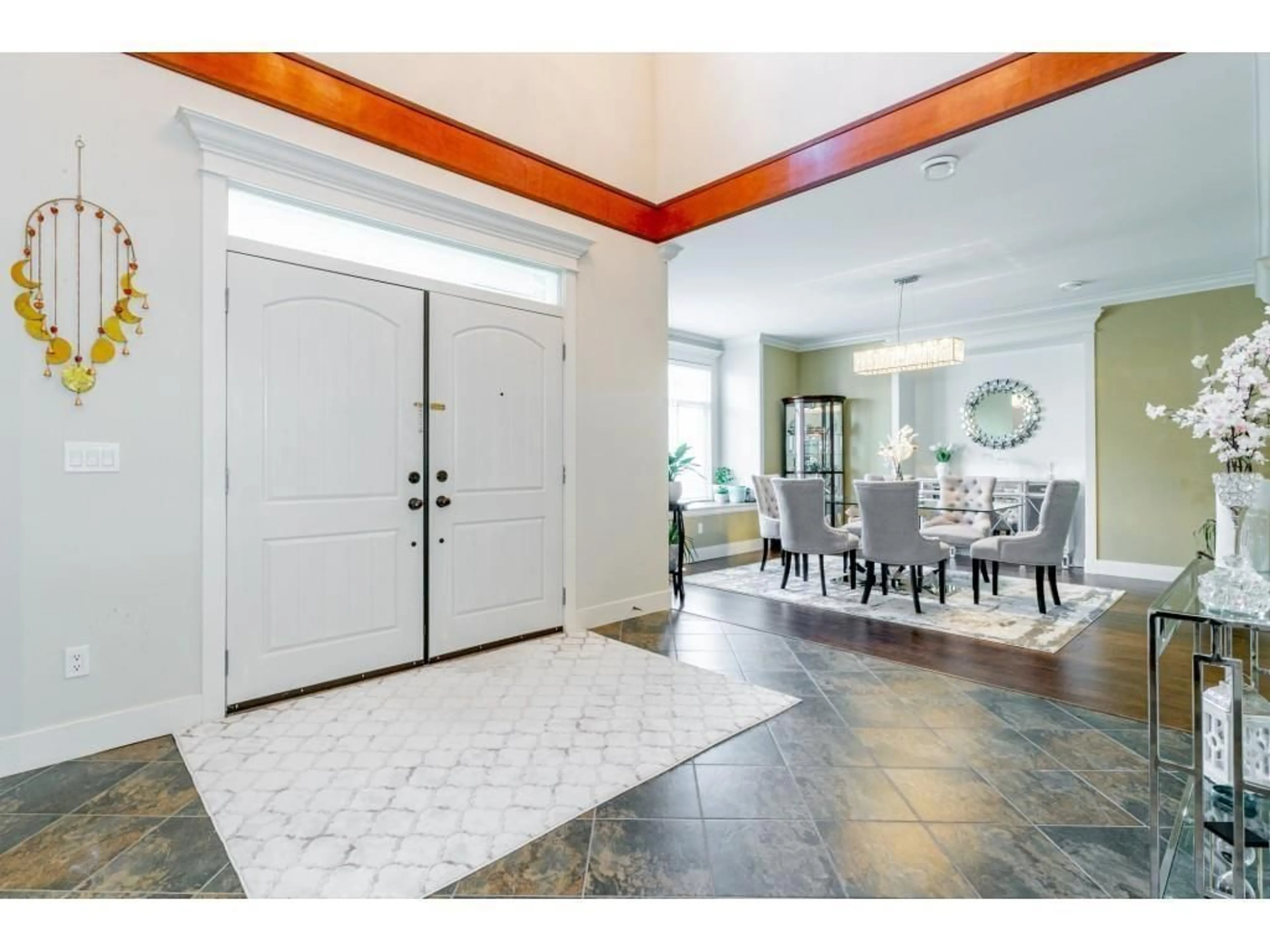 Indoor entryway for 15833 108, Surrey British Columbia V4N1J8