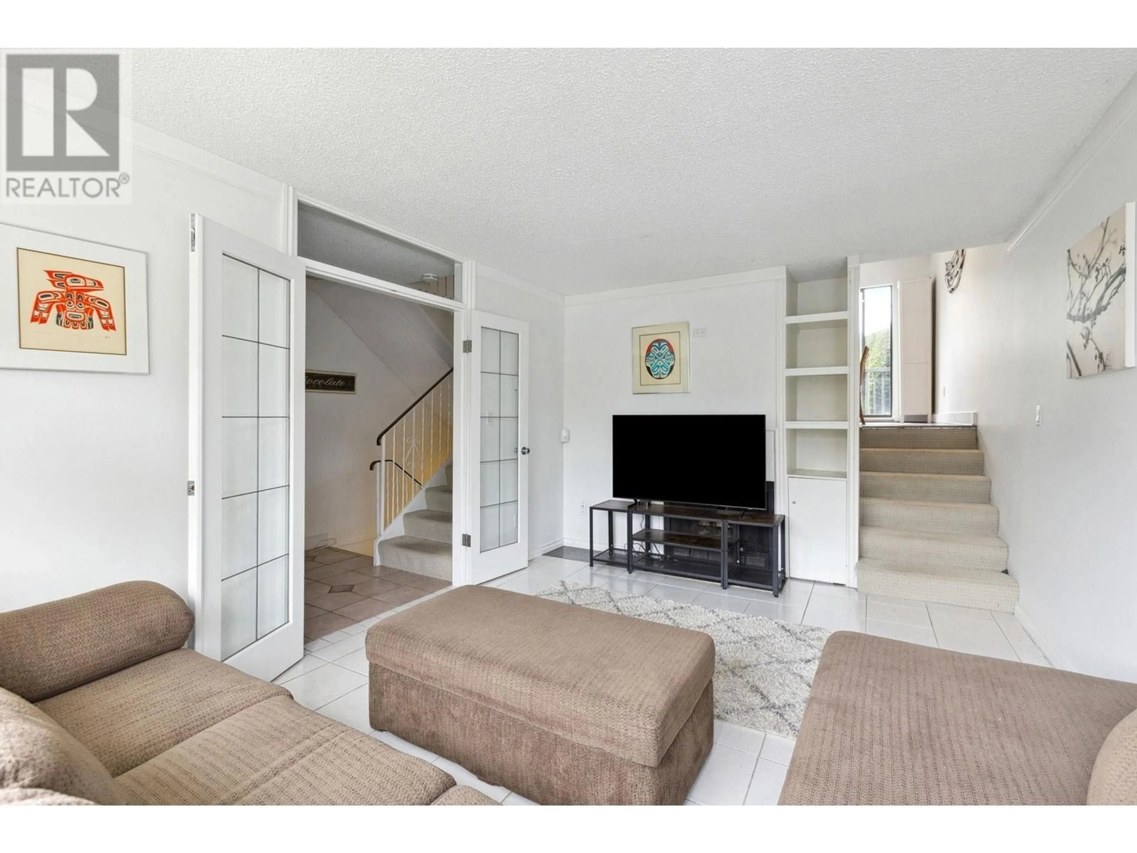 Living room with furniture, unknown for 311 ST. ANDREWS AVENUE, North Vancouver British Columbia V7L4P5