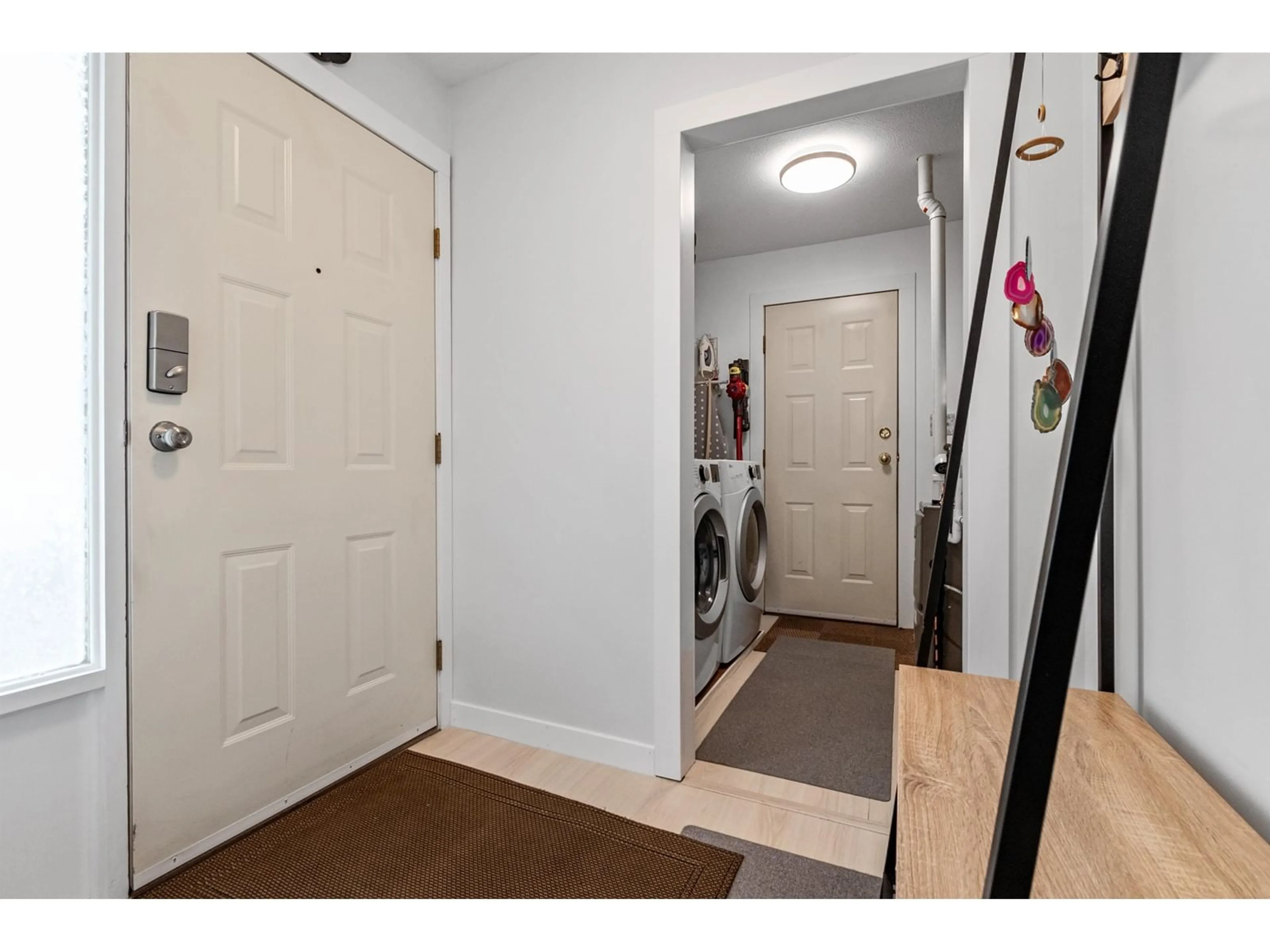 Indoor entryway for 106 - 7610 EVANS ROAD, Chilliwack British Columbia V2R2X8