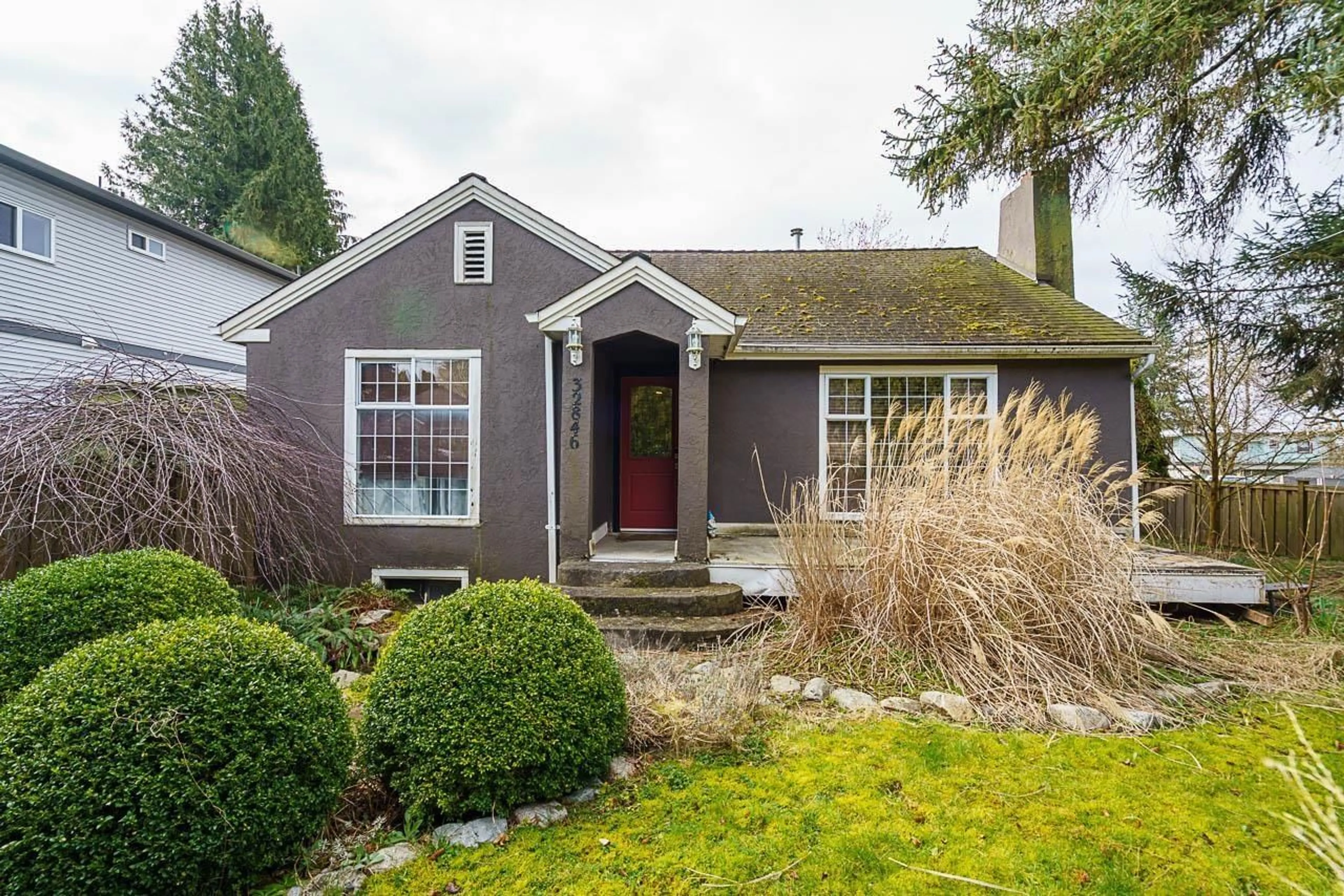 Home with vinyl exterior material, street for 32846 4TH, Mission British Columbia V2V1R8