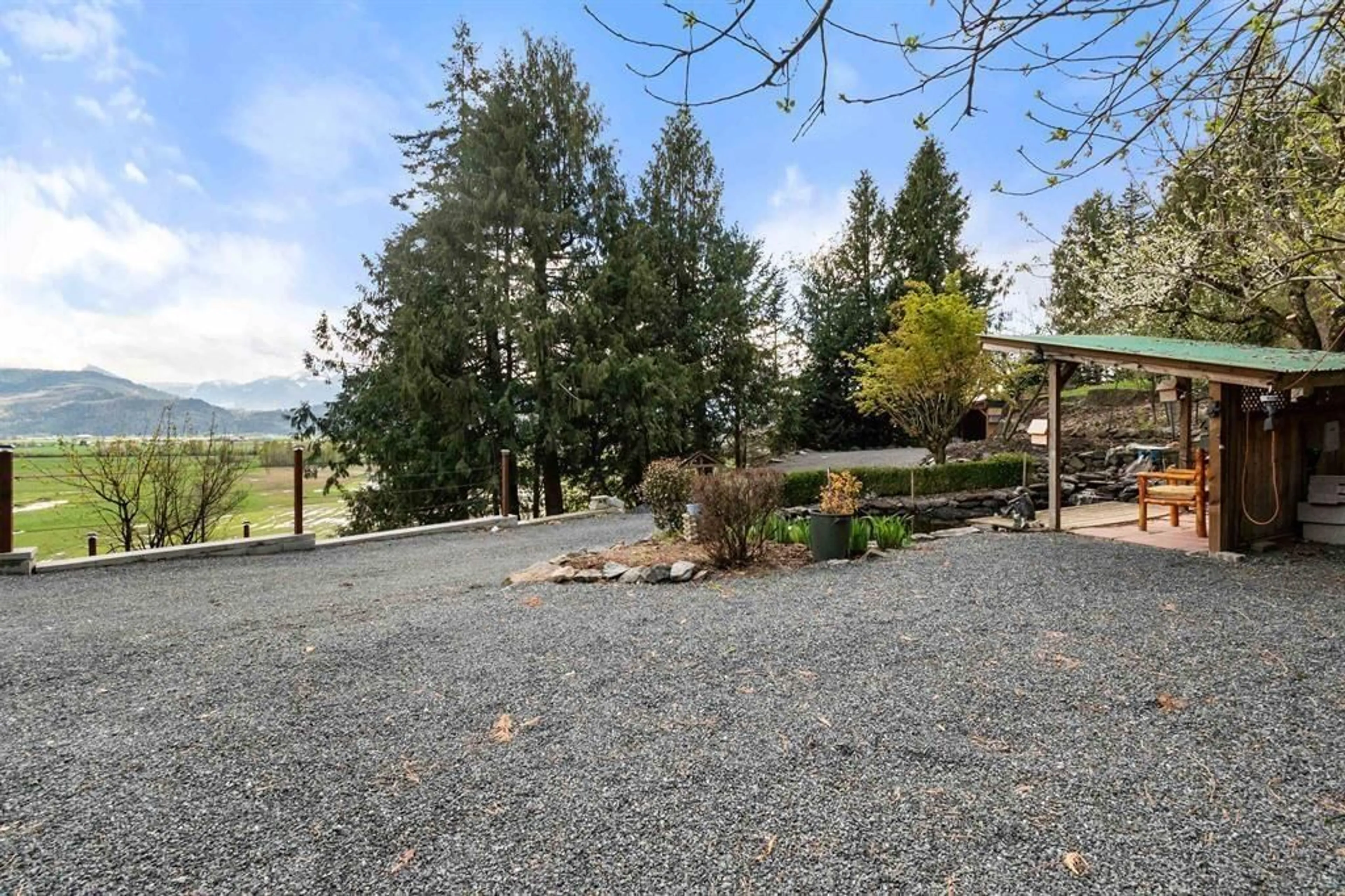 A pic from outside/outdoor area/front of a property/back of a property/a pic from drone, unknown for 47360 MOUNTAIN PARK DRIVE, Chilliwack British Columbia V2P7P6