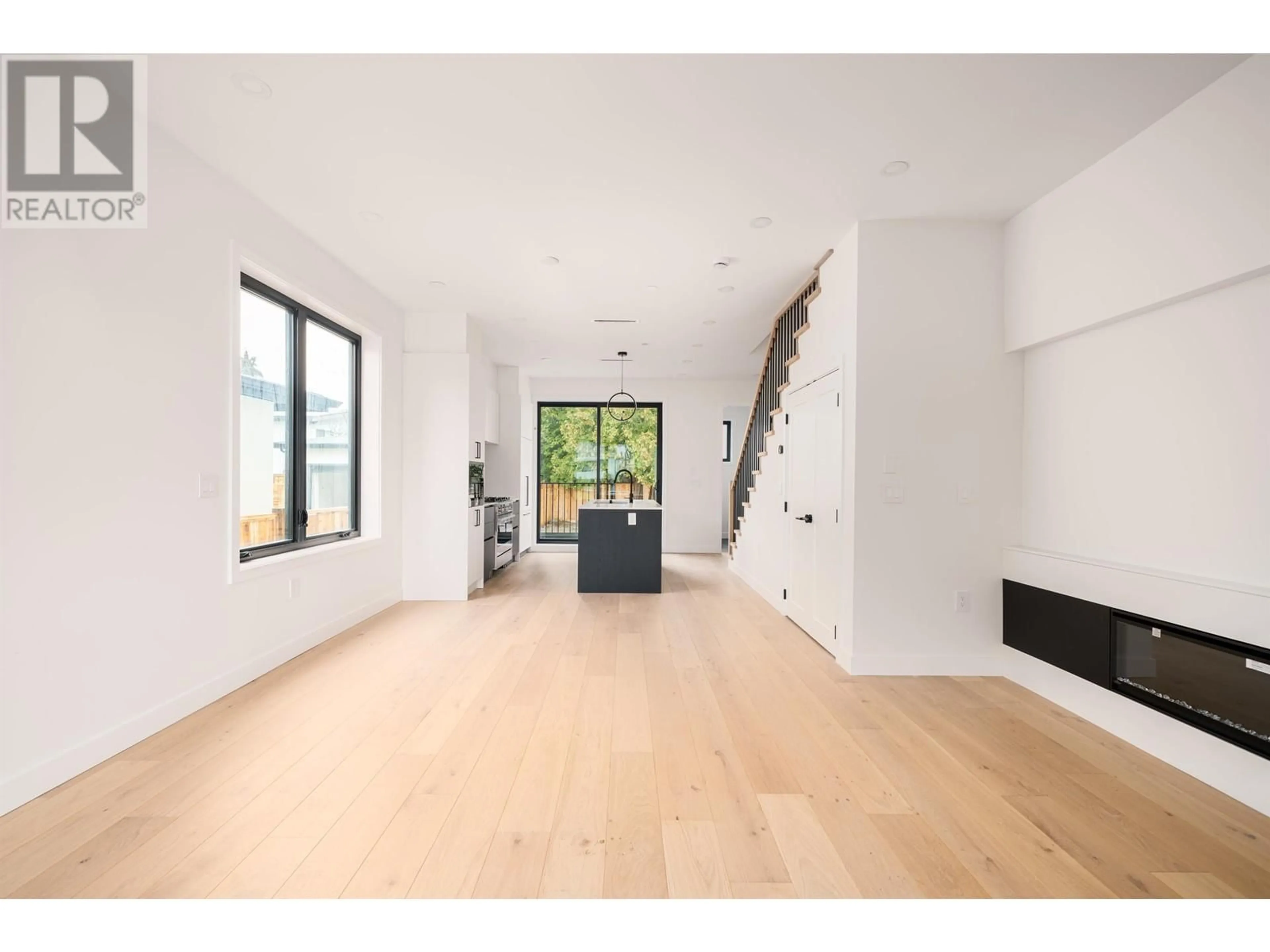 Unknown for 8086 LAUREL STREET, Vancouver British Columbia V6P3V1