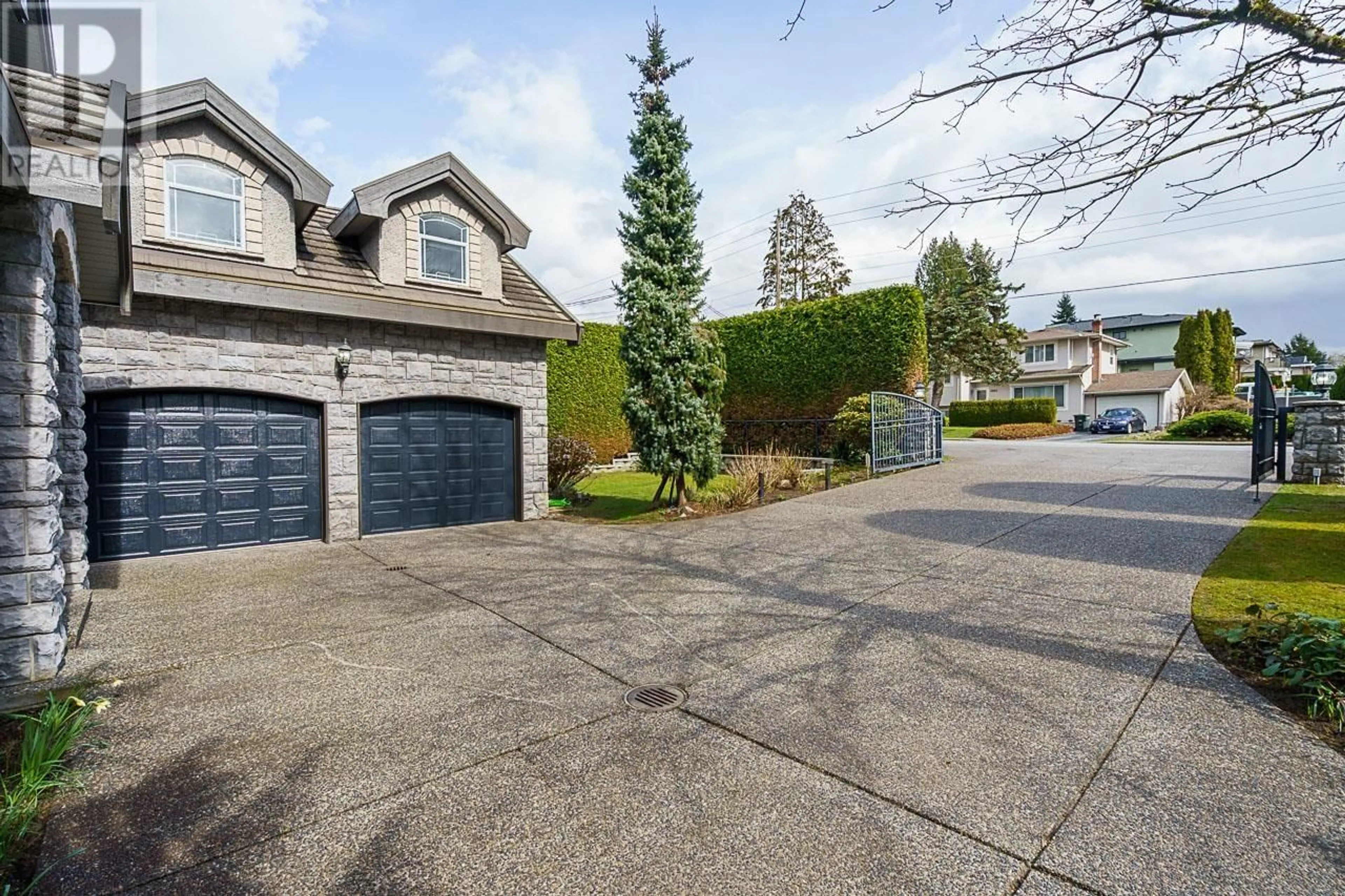 Unknown for 3685 PHILLIPS AVENUE, Burnaby British Columbia V5A2W8