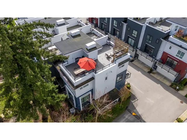 220 2277 OAK MEADOWS DRIVE, Surrey 2
