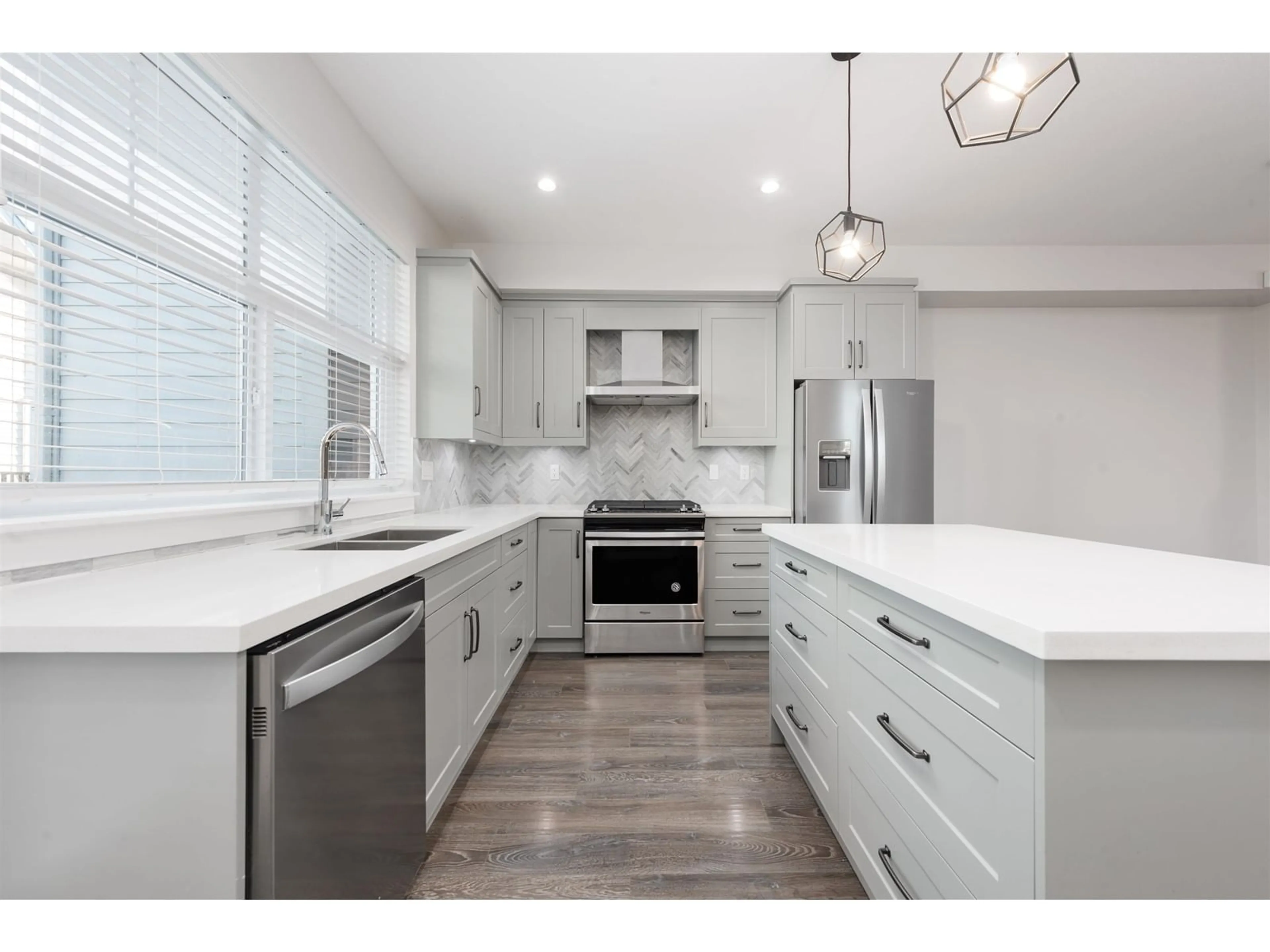 Contemporary kitchen, unknown for 63 - 14541 WINTER, Surrey British Columbia V4P0G5