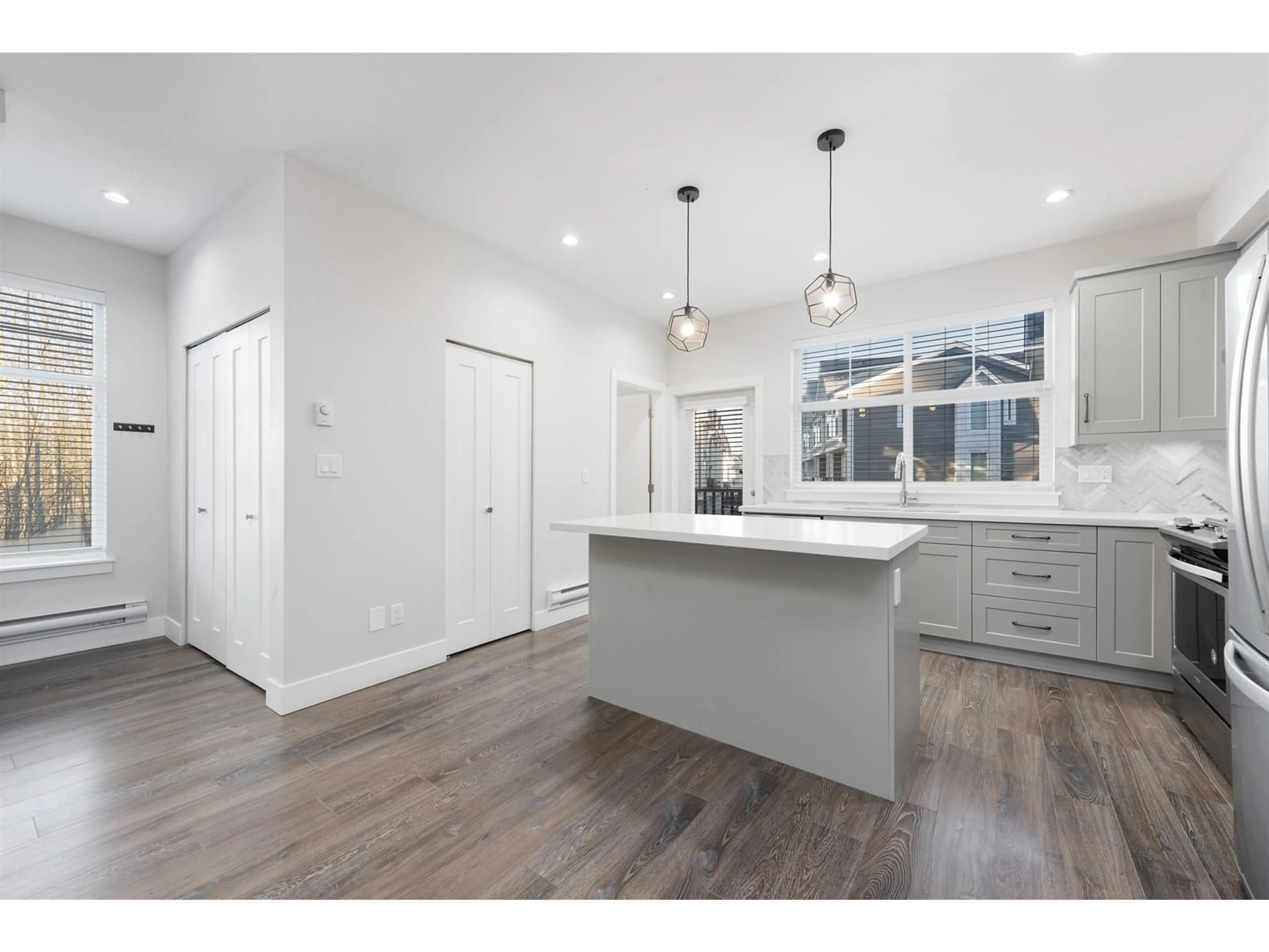 Open concept kitchen, unknown for 63 - 14541 WINTER, Surrey British Columbia V4P0G5