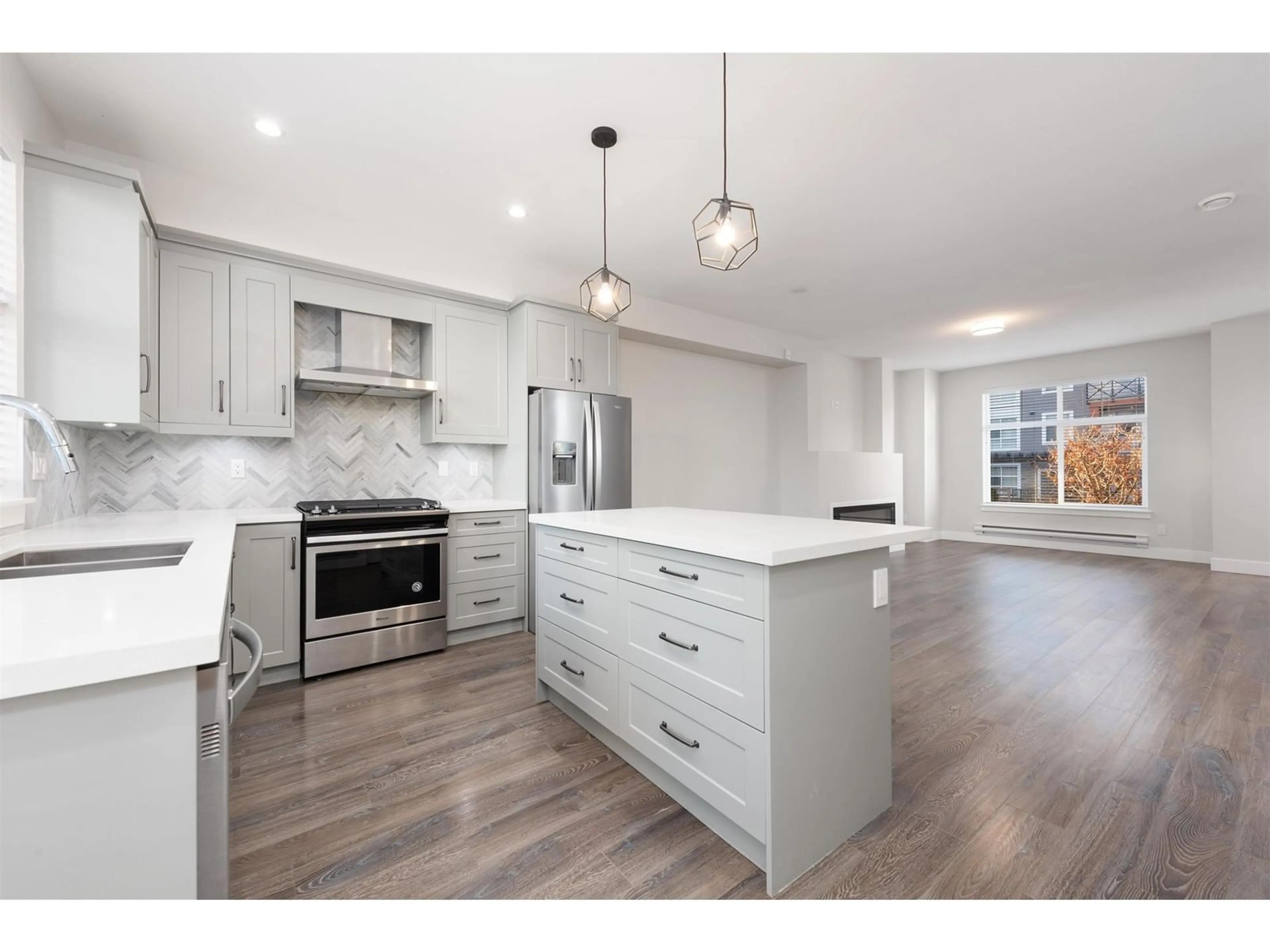 Open concept kitchen, unknown for 63 - 14541 WINTER, Surrey British Columbia V4P0G5