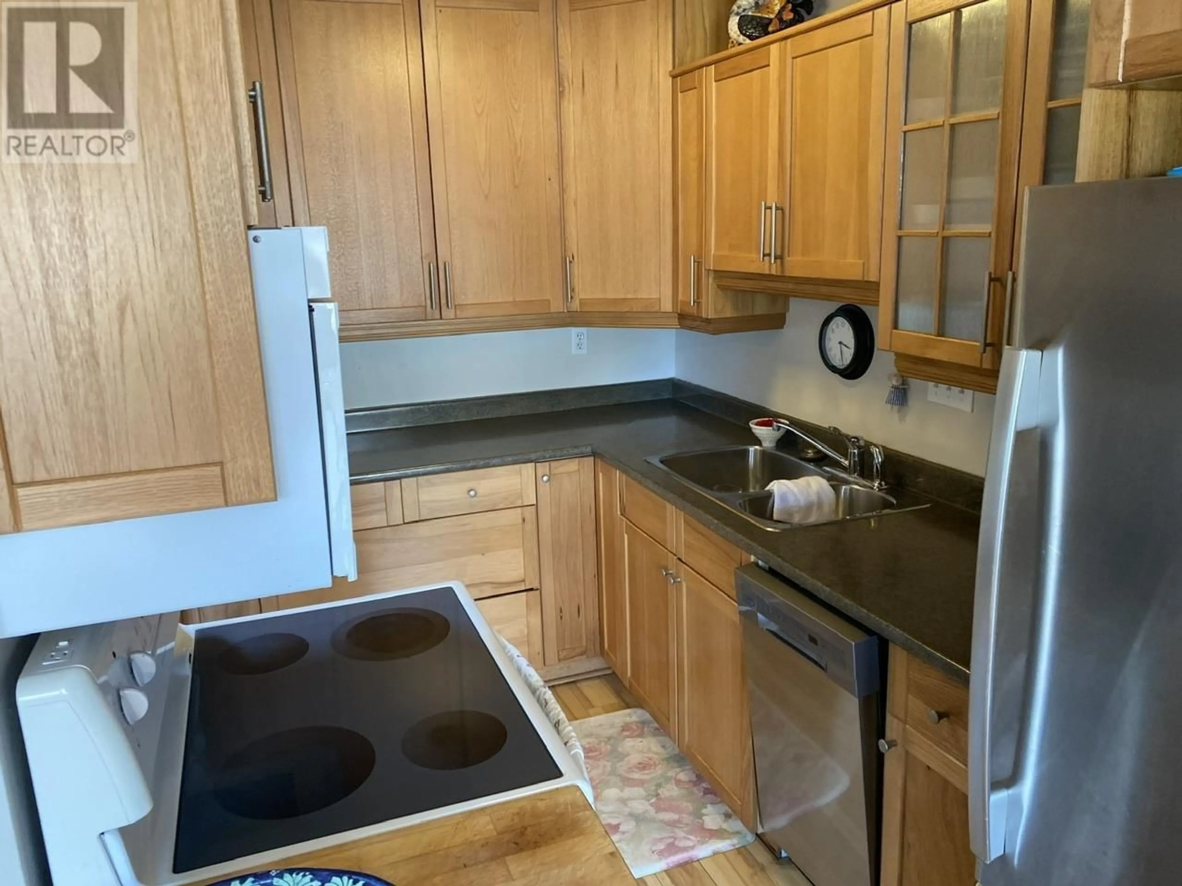 Standard kitchen, unknown for 4856 TURNBUCKLE WYND, Delta British Columbia V4K4A6