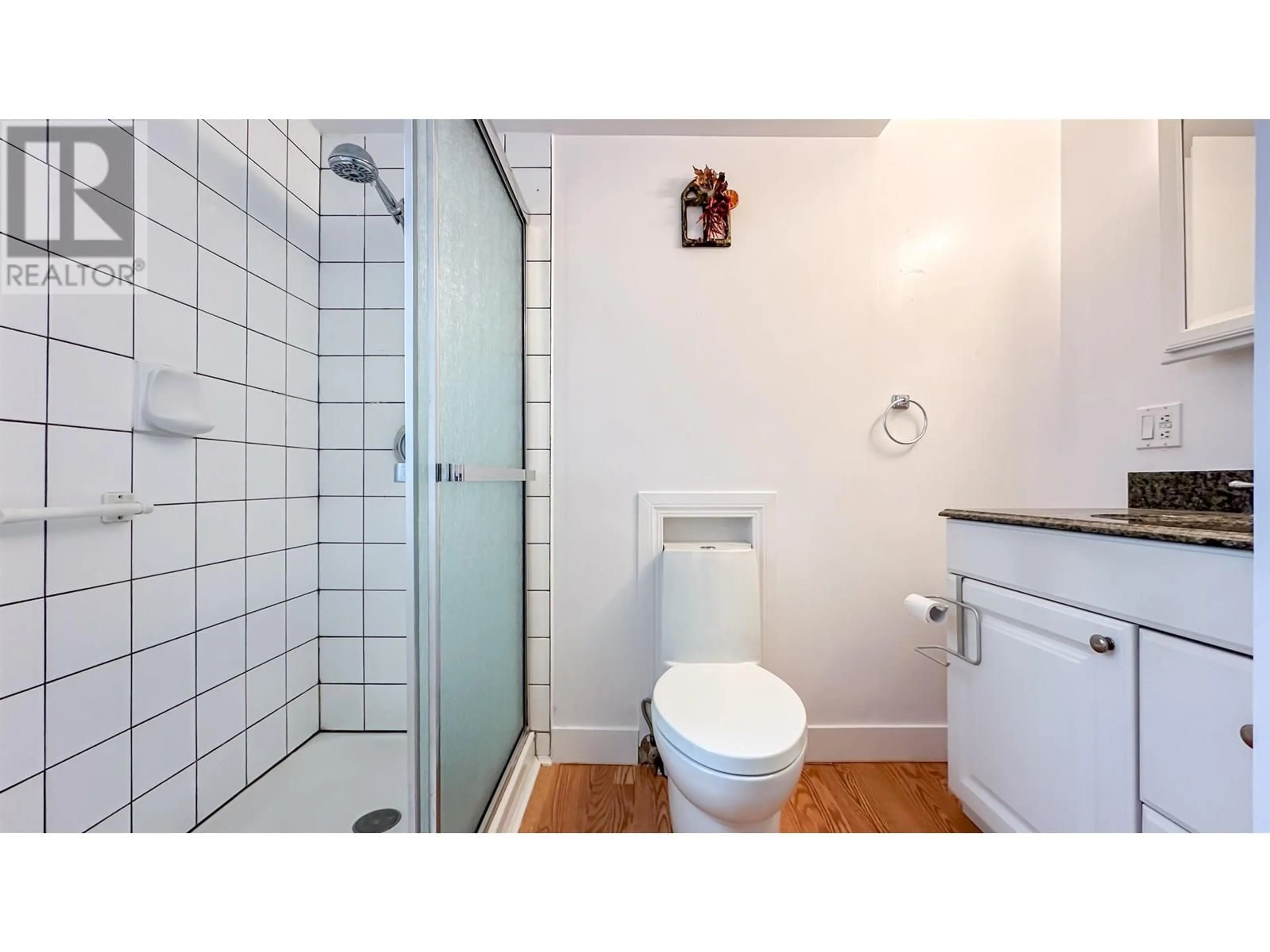 Standard bathroom, unknown for 840 38TH AVENUE, Vancouver British Columbia V5W1J3