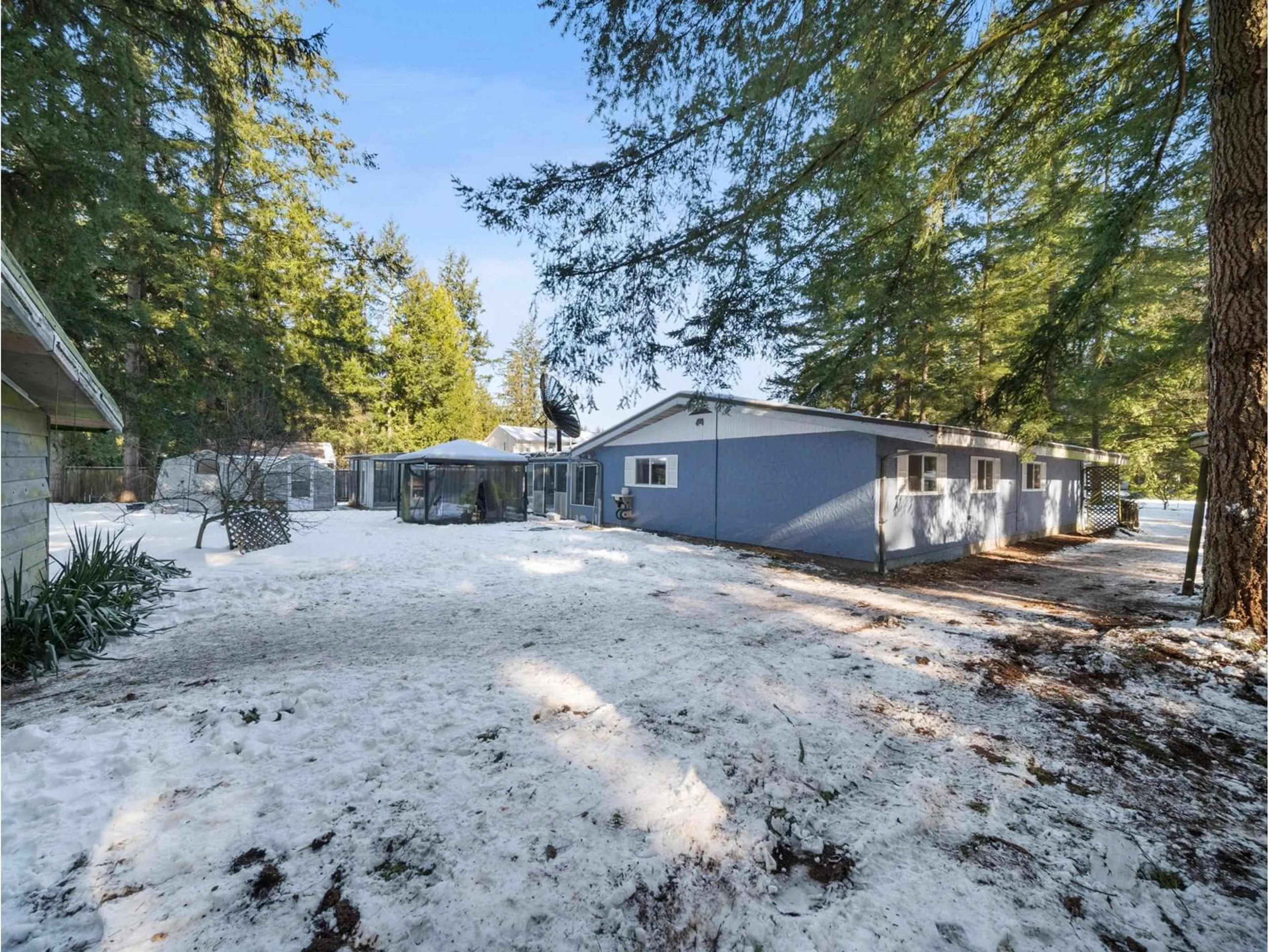 A pic from outside/outdoor area/front of a property/back of a property/a pic from drone, unknown for 3875 204A, Langley British Columbia V3A4X3