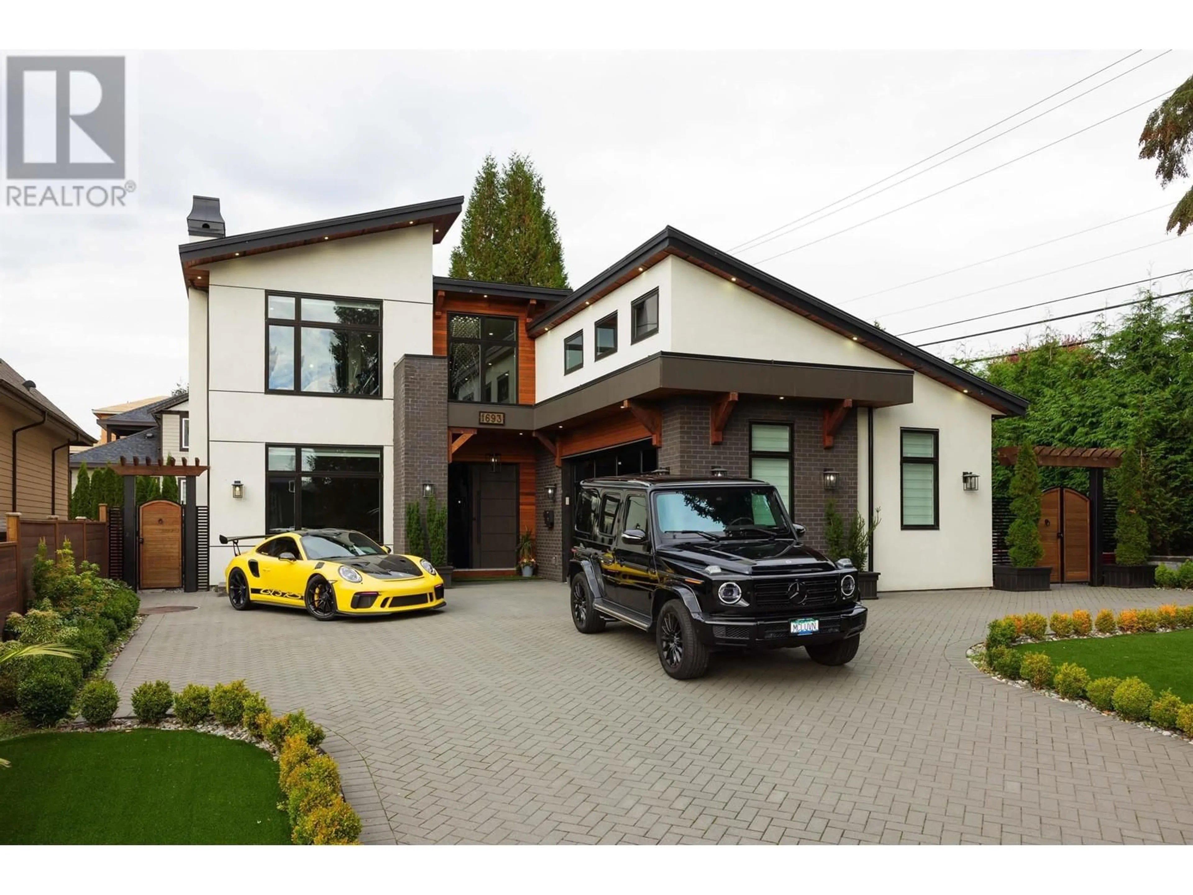 Indoor garage for 1693 SMITH AVENUE, Coquitlam British Columbia V3J2Y4