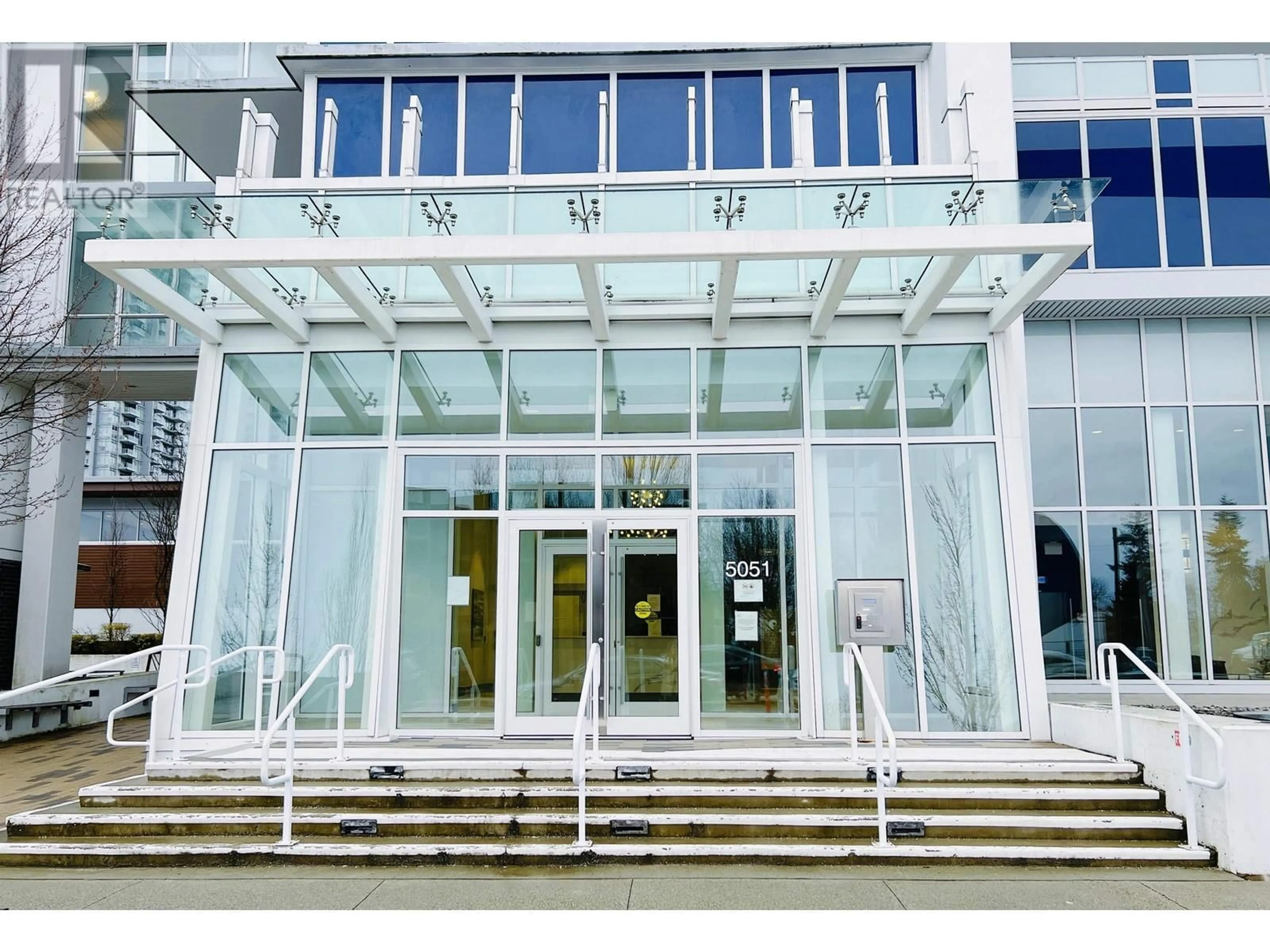 Indoor foyer for 2206 - 5051 IMPERIAL STREET, Burnaby British Columbia V5J0J3