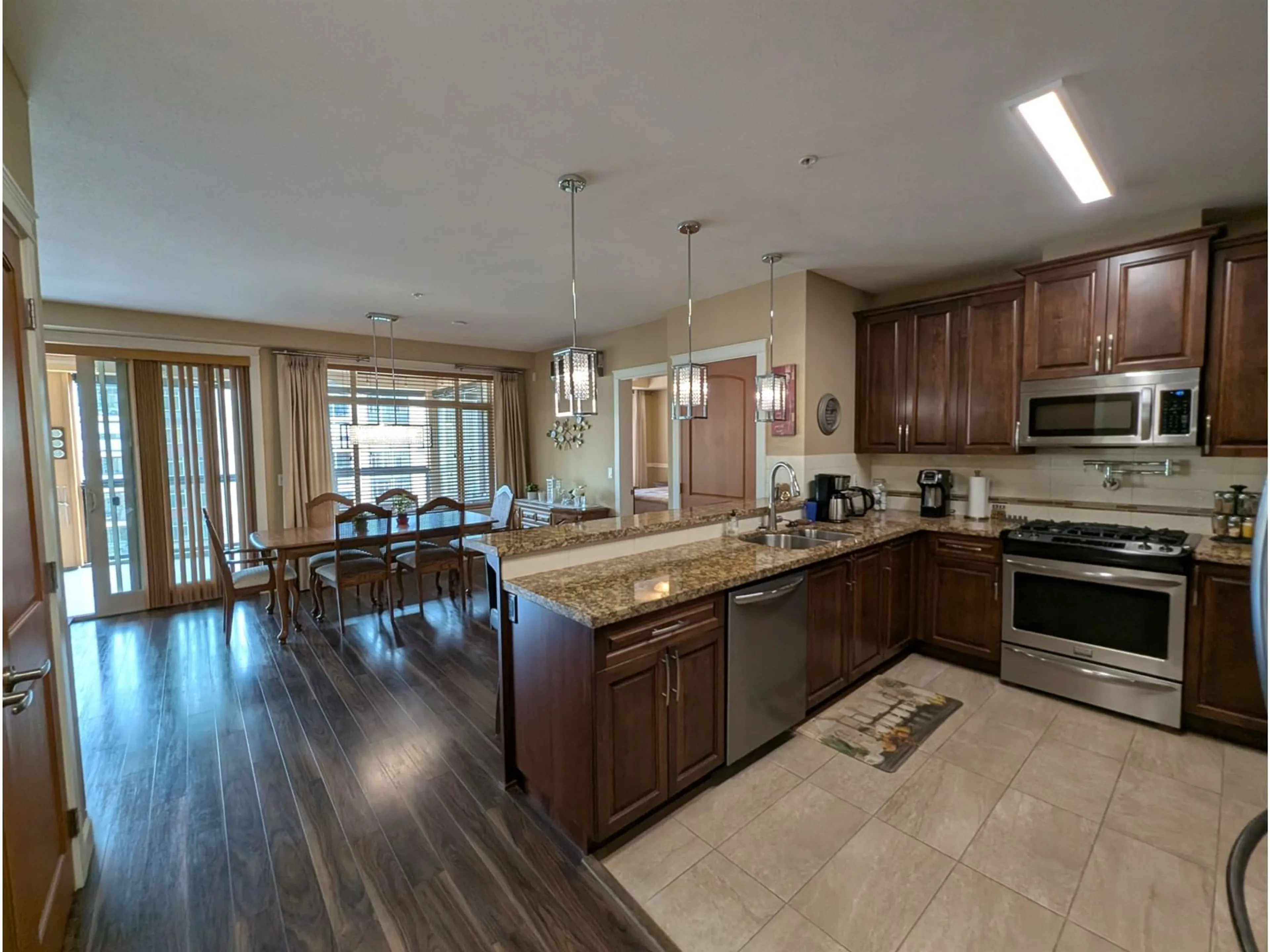 Open concept kitchen, unknown for 409 - 2860 TRETHEWEY, Abbotsford British Columbia V2T0G5