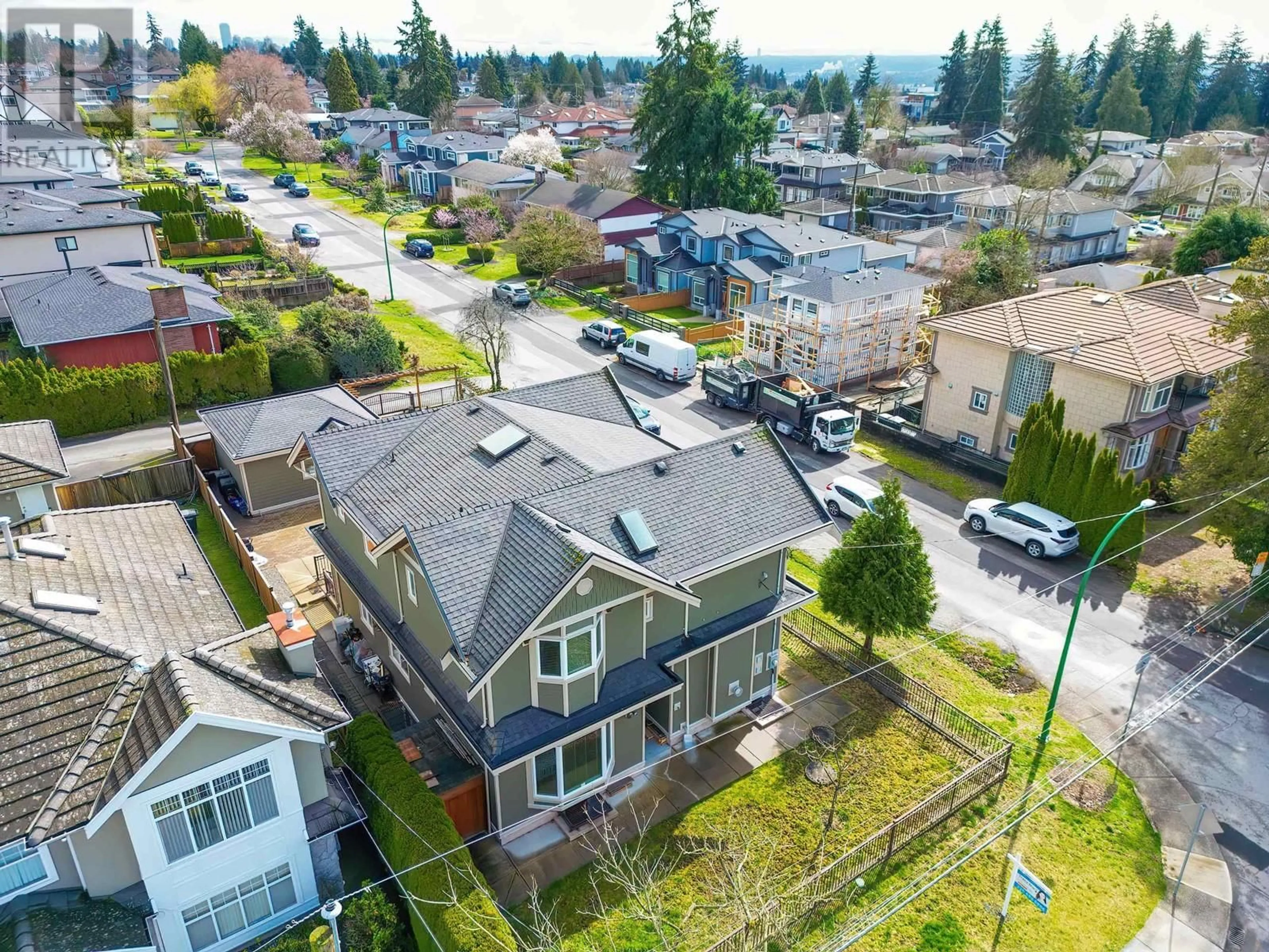 A pic from outside/outdoor area/front of a property/back of a property/a pic from drone, unknown for 4319 GRETA STREET, Burnaby British Columbia V5J1N9