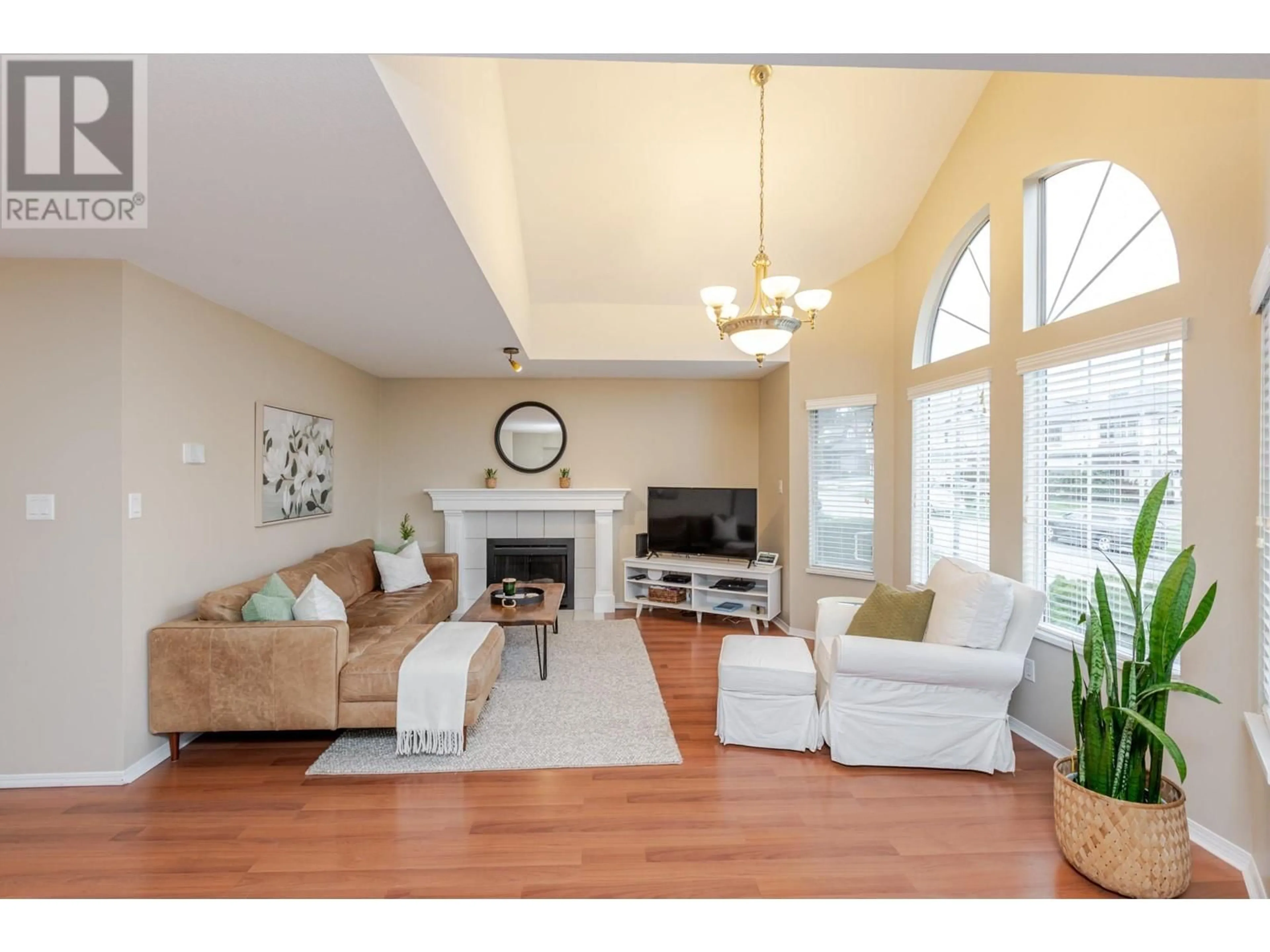 Living room with furniture, unknown for 1350 SUTHERLAND AVENUE, Port Coquitlam British Columbia V3B7G7