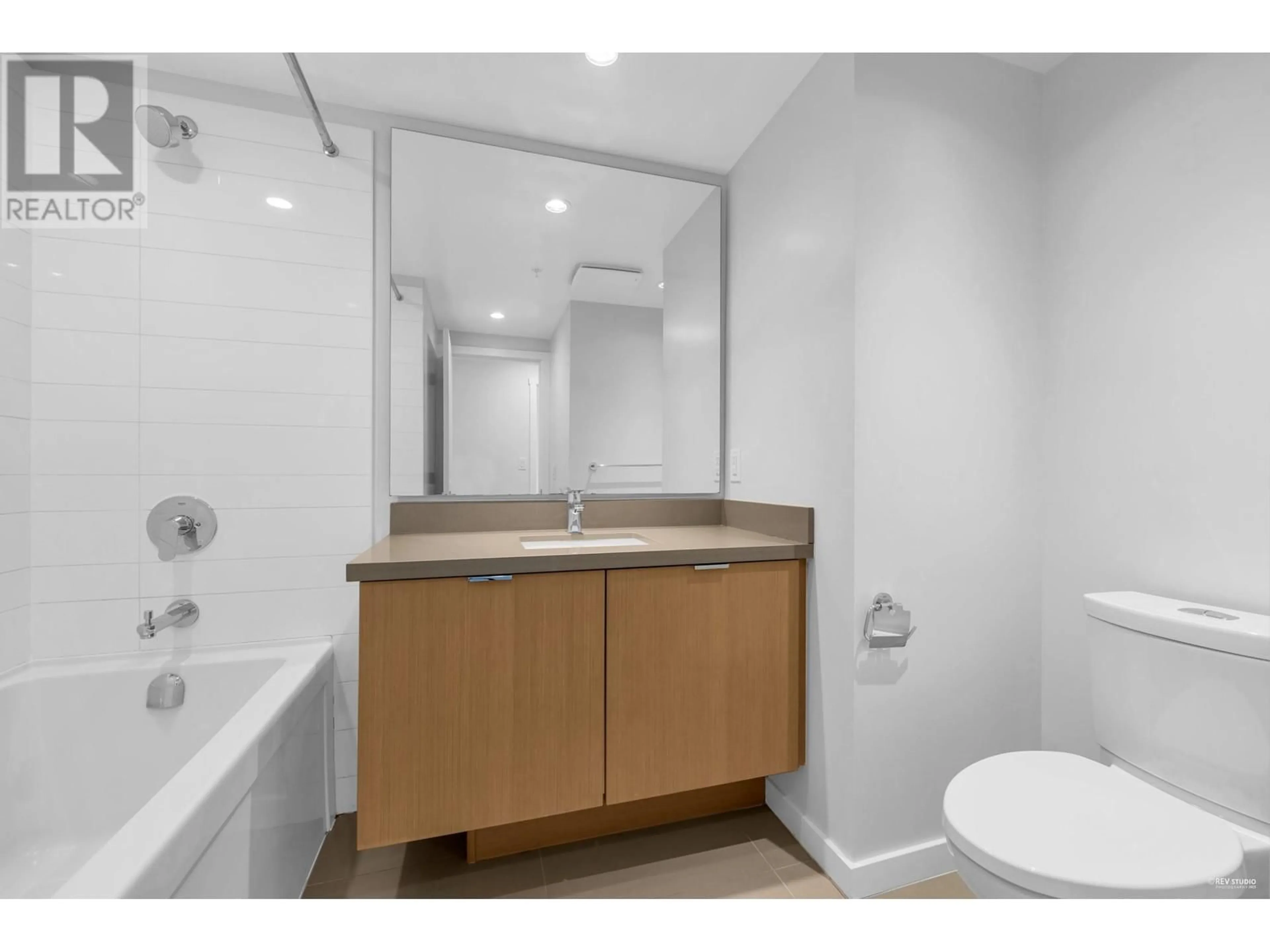 Standard bathroom, unknown for 919 - 3333 BROWN ROAD, Richmond British Columbia V6X0P6