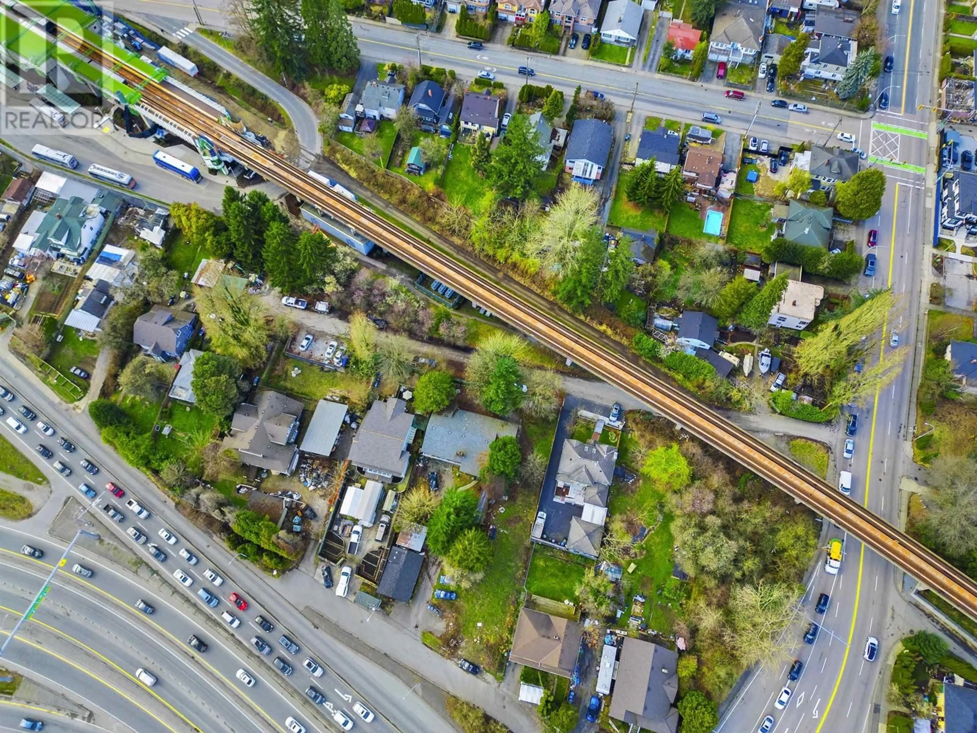 A pic from outside/outdoor area/front of a property/back of a property/a pic from drone, street for 2125 MARINE WAY, New Westminster British Columbia V3M2H2