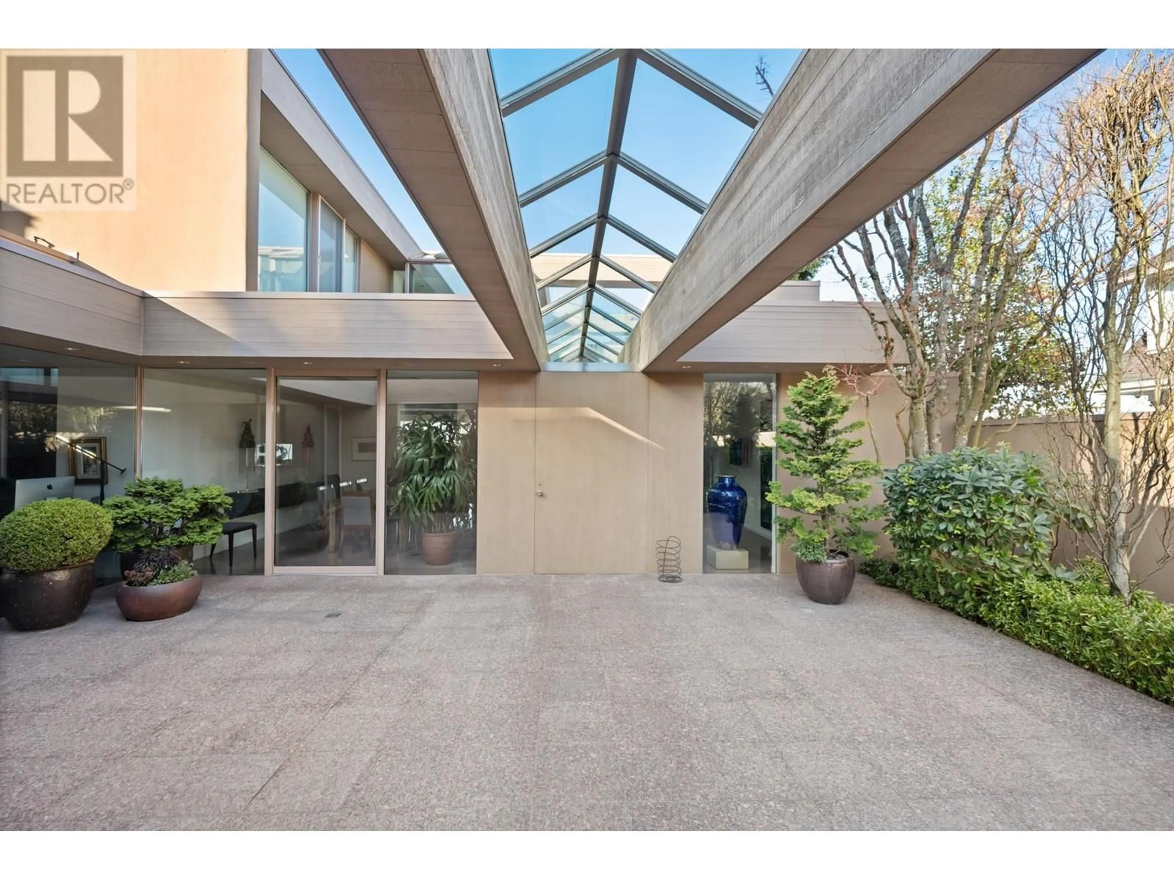 Indoor foyer for 3513 POINT GREY ROAD, Vancouver British Columbia V6R1A7