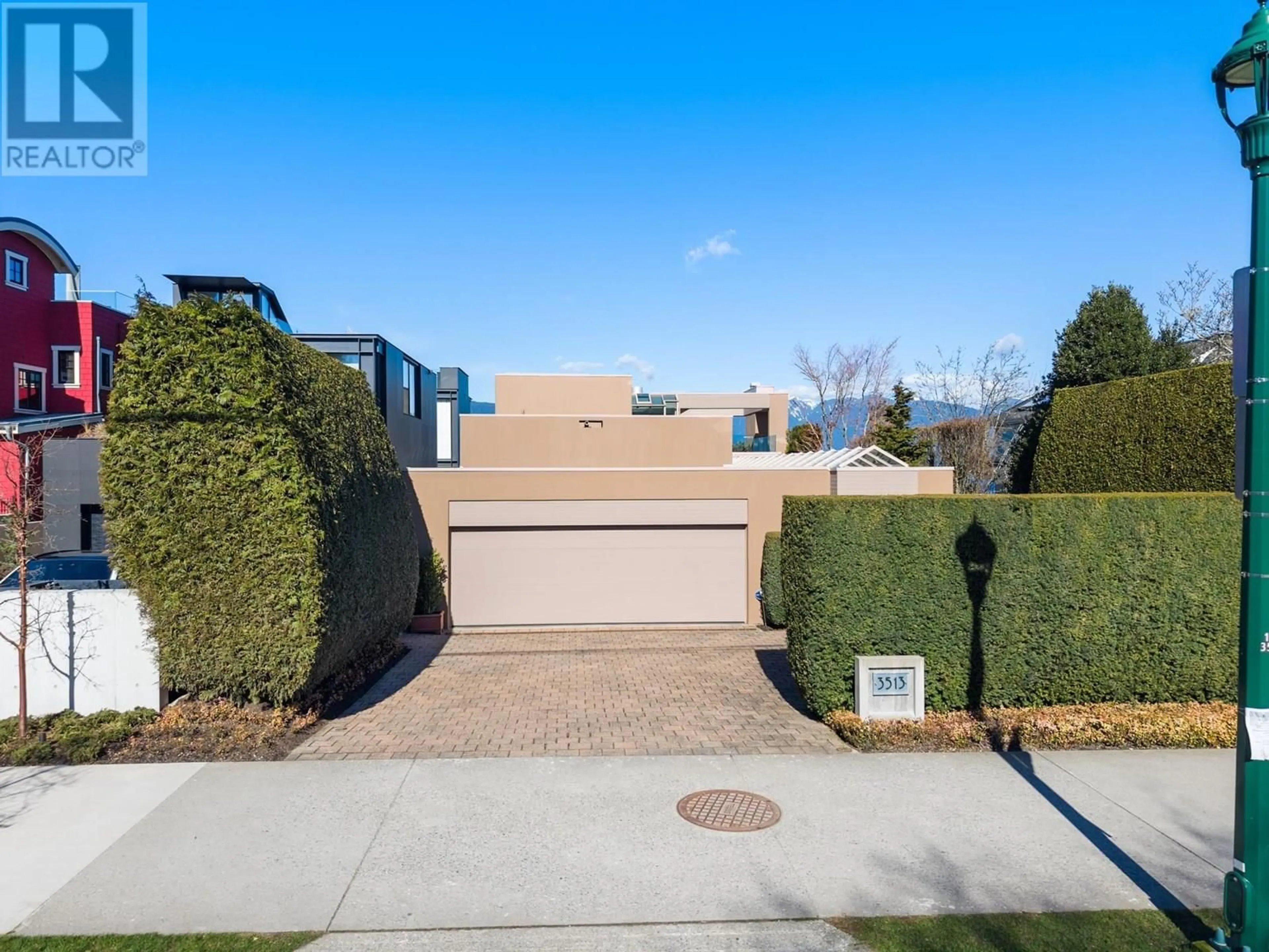 A pic from outside/outdoor area/front of a property/back of a property/a pic from drone, street for 3513 POINT GREY ROAD, Vancouver British Columbia V6R1A7