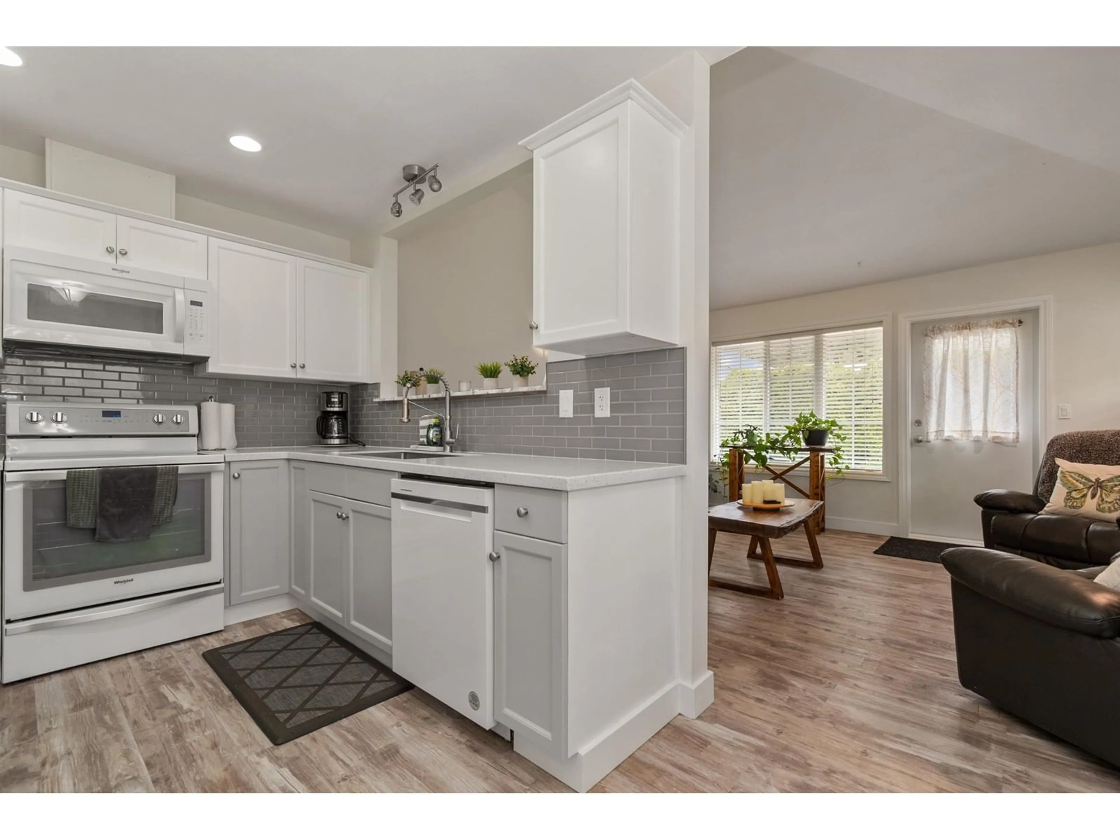 Open concept kitchen, unknown for 10 - 1175 7TH AVENUE, Hope British Columbia V0X1L4