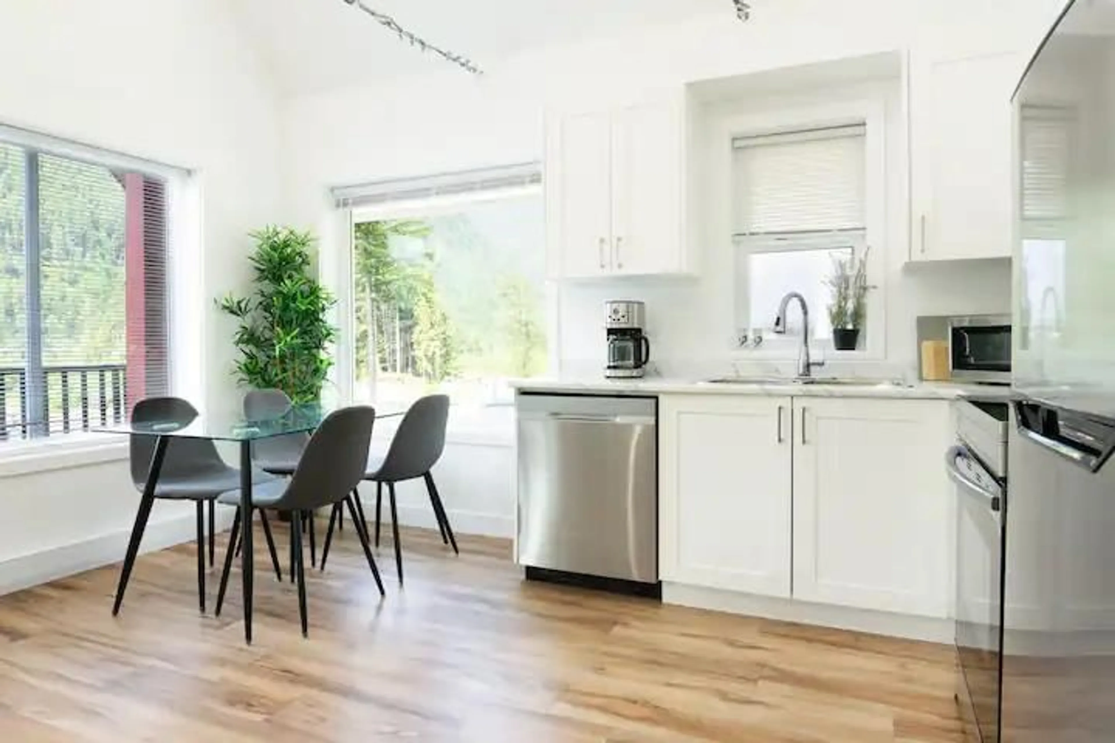 Open concept kitchen, unknown for HG156 OLD HOPE PRINCETON HIGHWAY, Sunshine Valley British Columbia V0X1L5