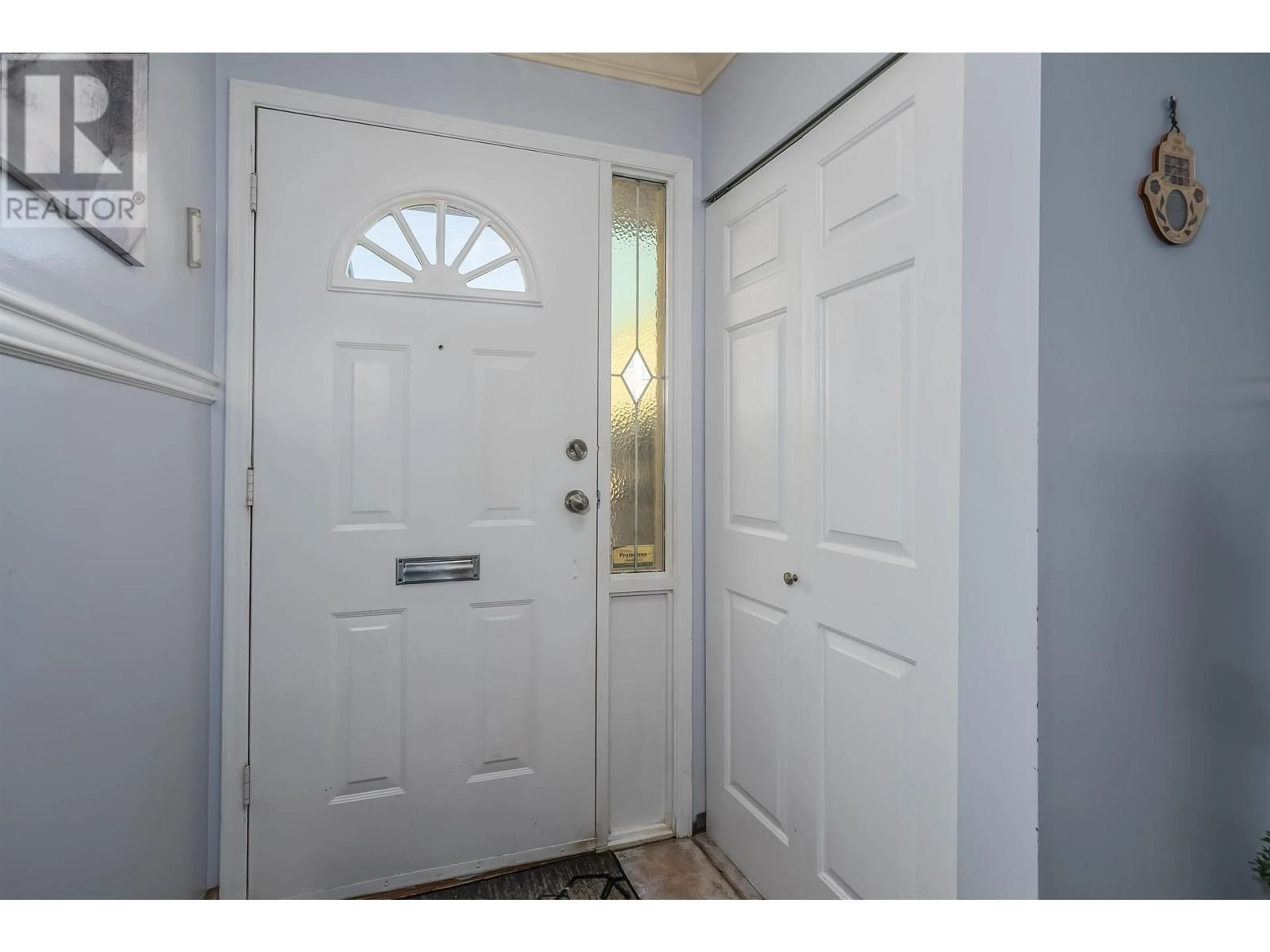 Indoor entryway for 40 - 5740 GARRISON ROAD, Richmond British Columbia V7C5E7