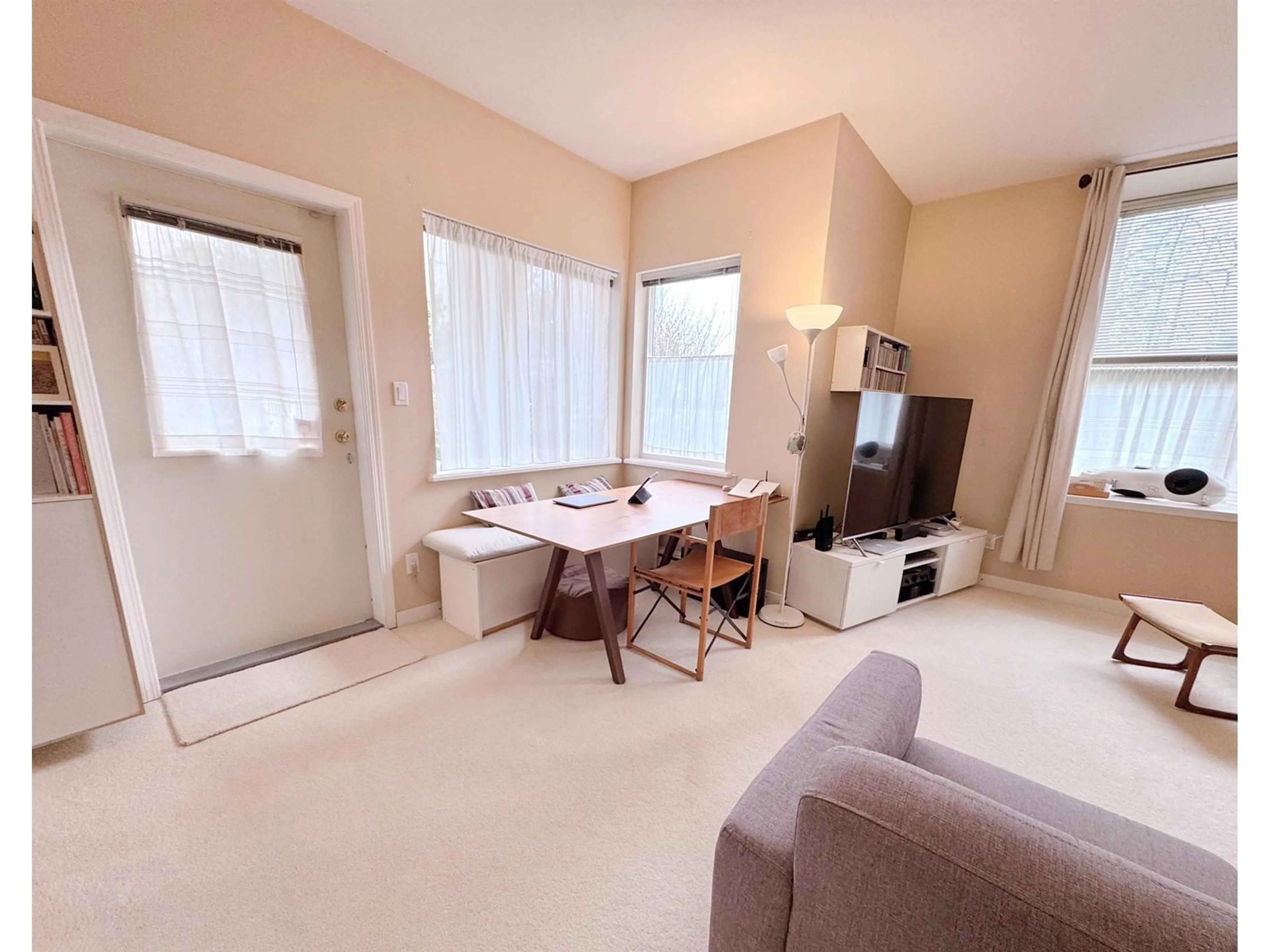 A pic of a room for 108 - 10128 132, Surrey British Columbia V3T3T5